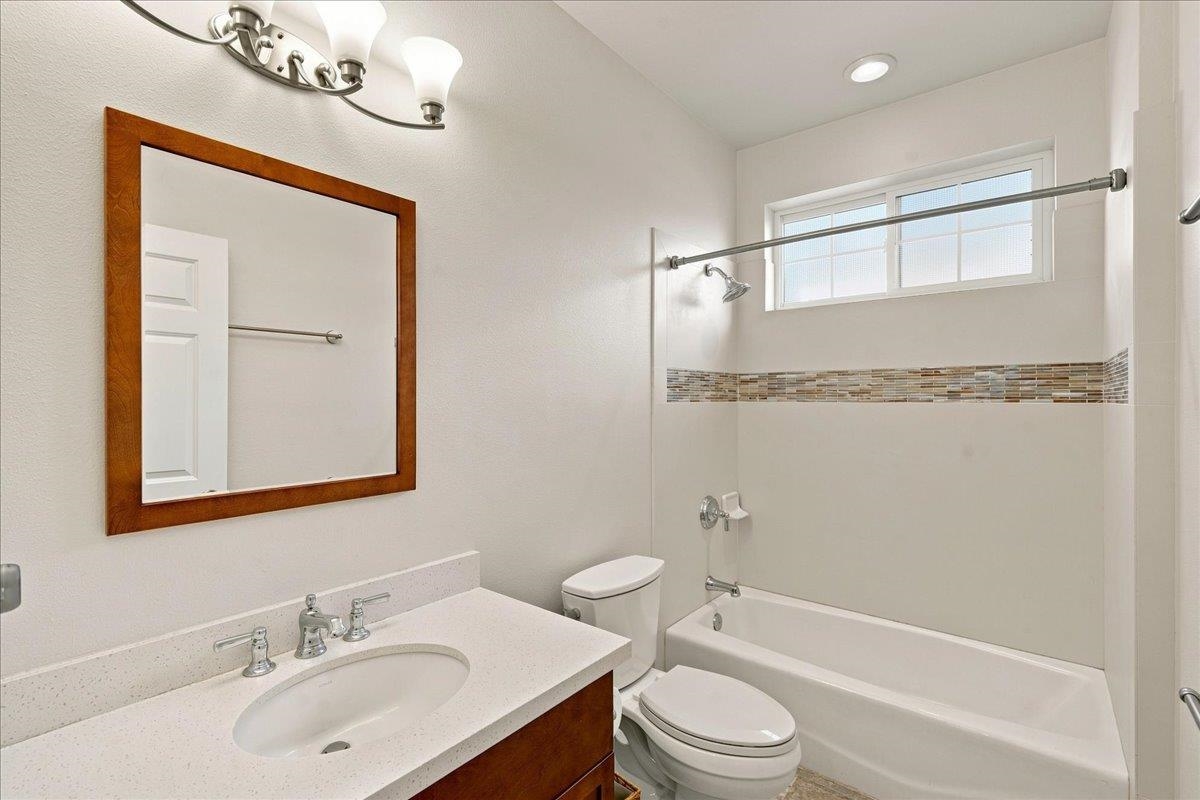 589 Hoe Kawele Ln Property Photo 34