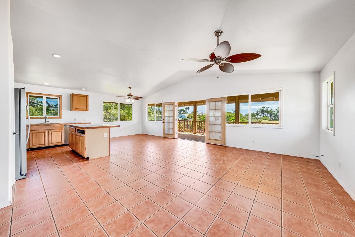 296 Kenolio Rd Property Photo 6