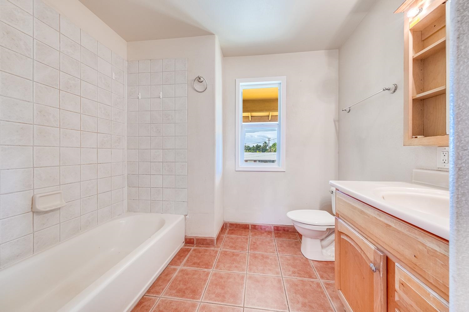 296 Kenolio Rd Property Photo 14