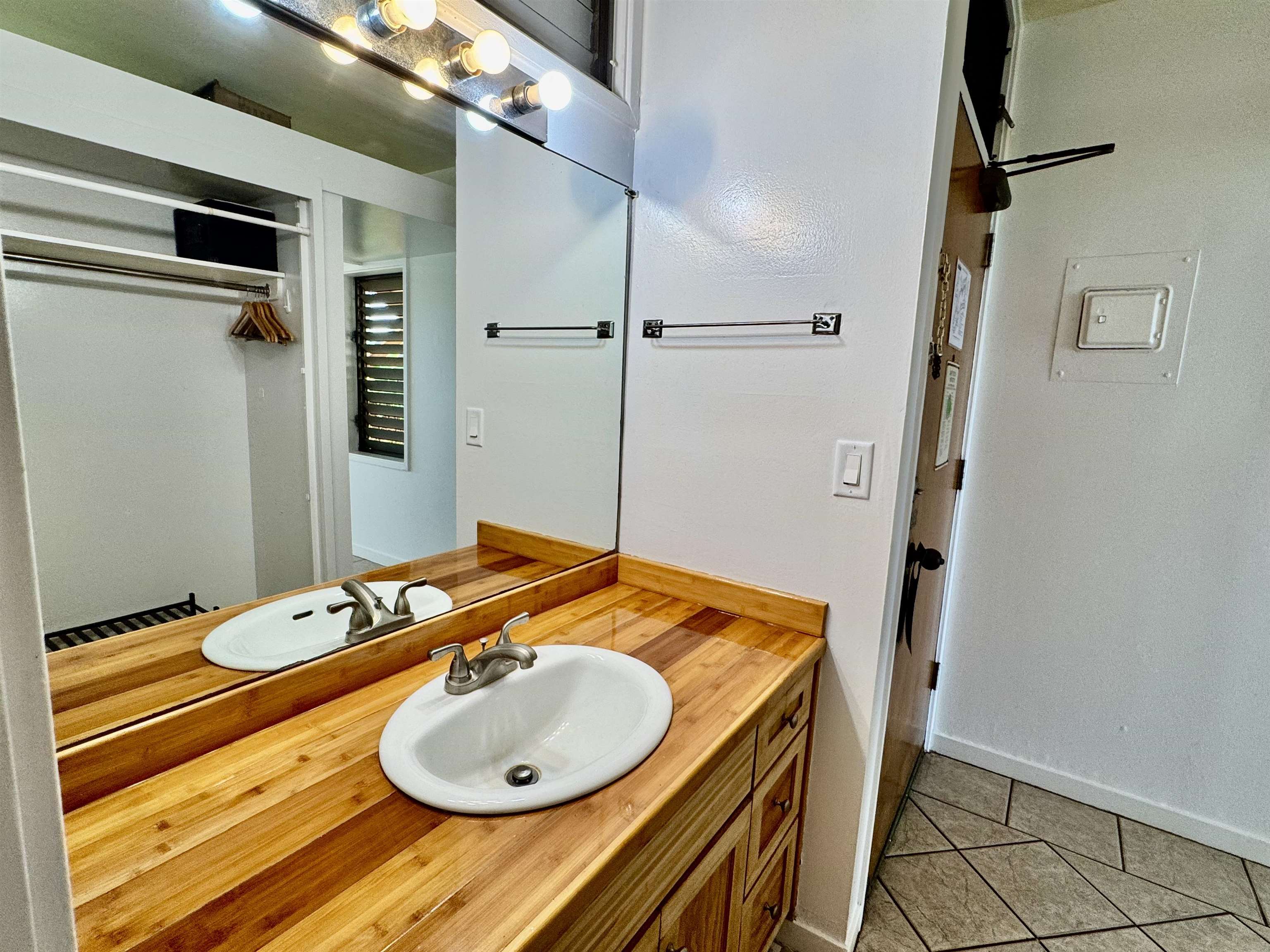 255 Kepuhi Pl Property Photo 7