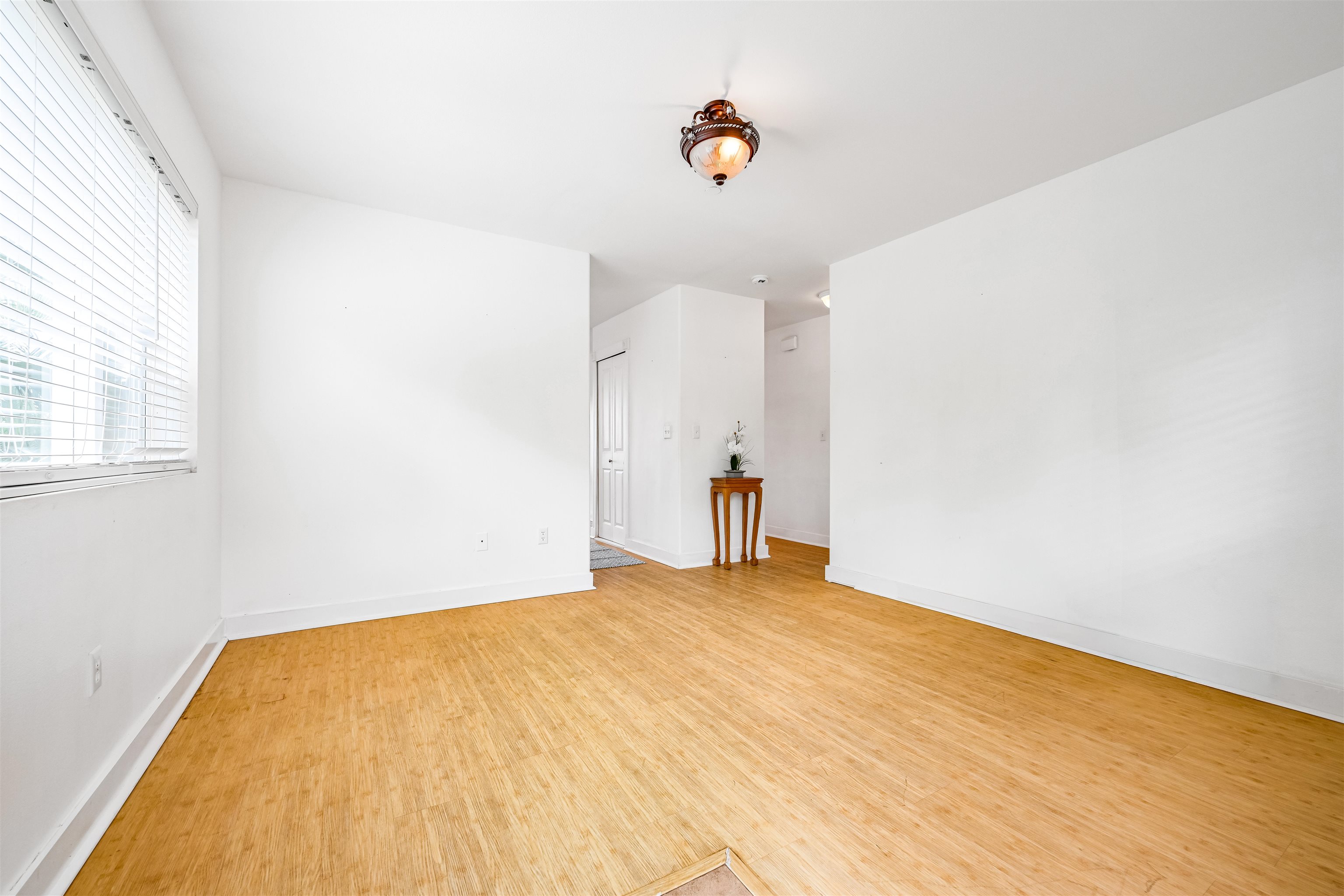 17 Jillian Ln Property Photo 3