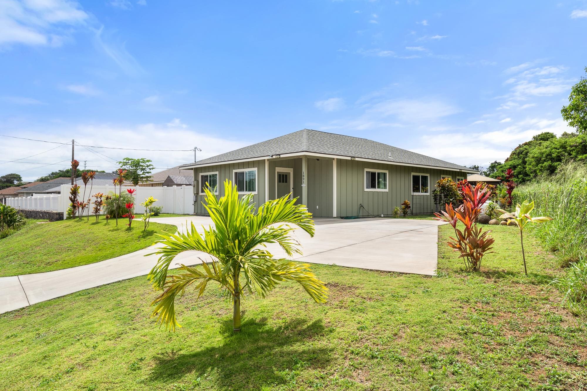 1891 Makahala Pl Property Photo 1