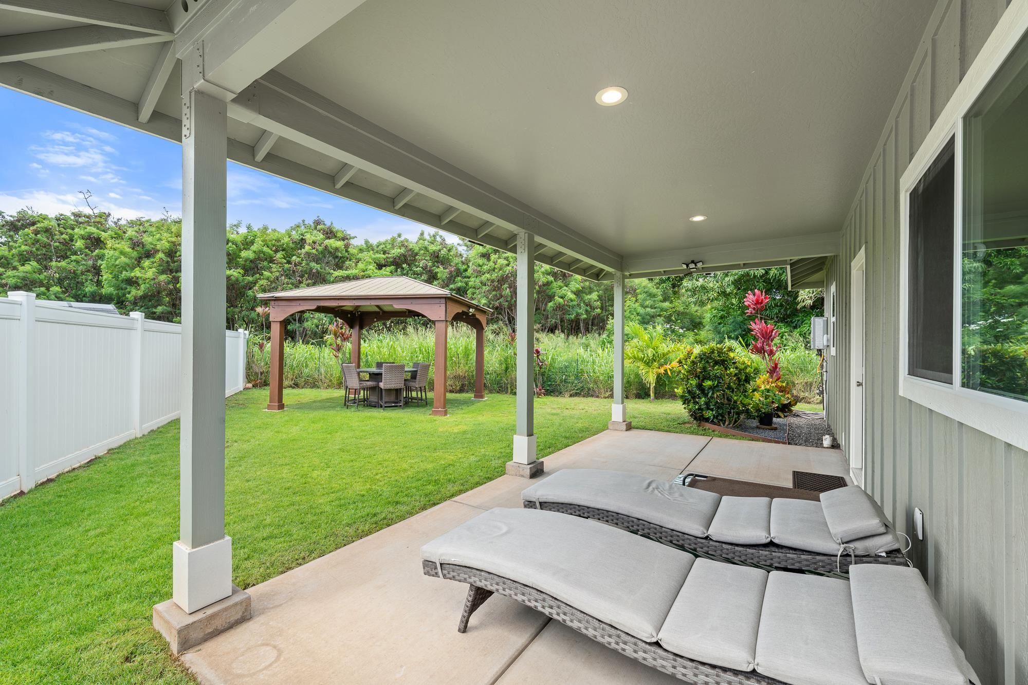 1891 Makahala Pl Property Photo 14