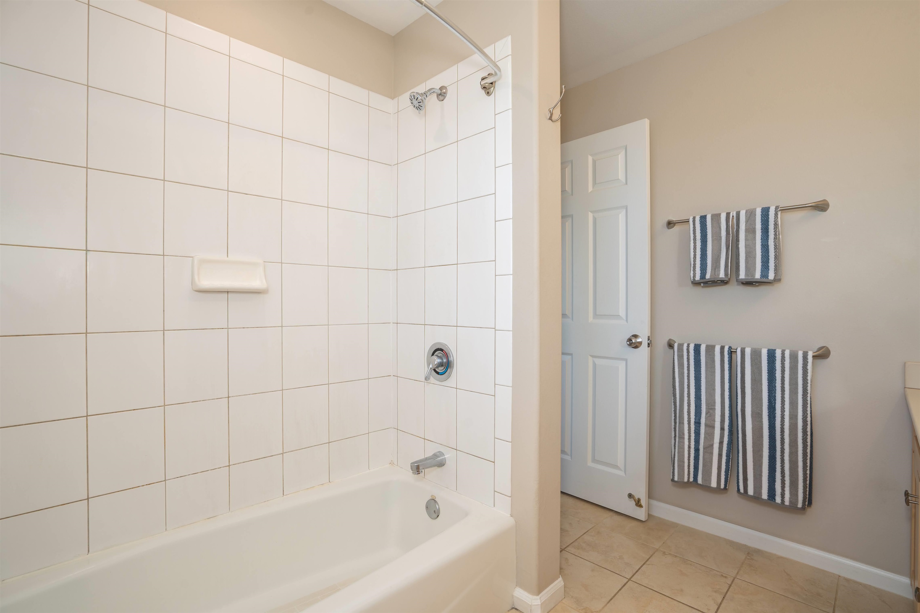 668 Meakanu Ln Property Photo 28