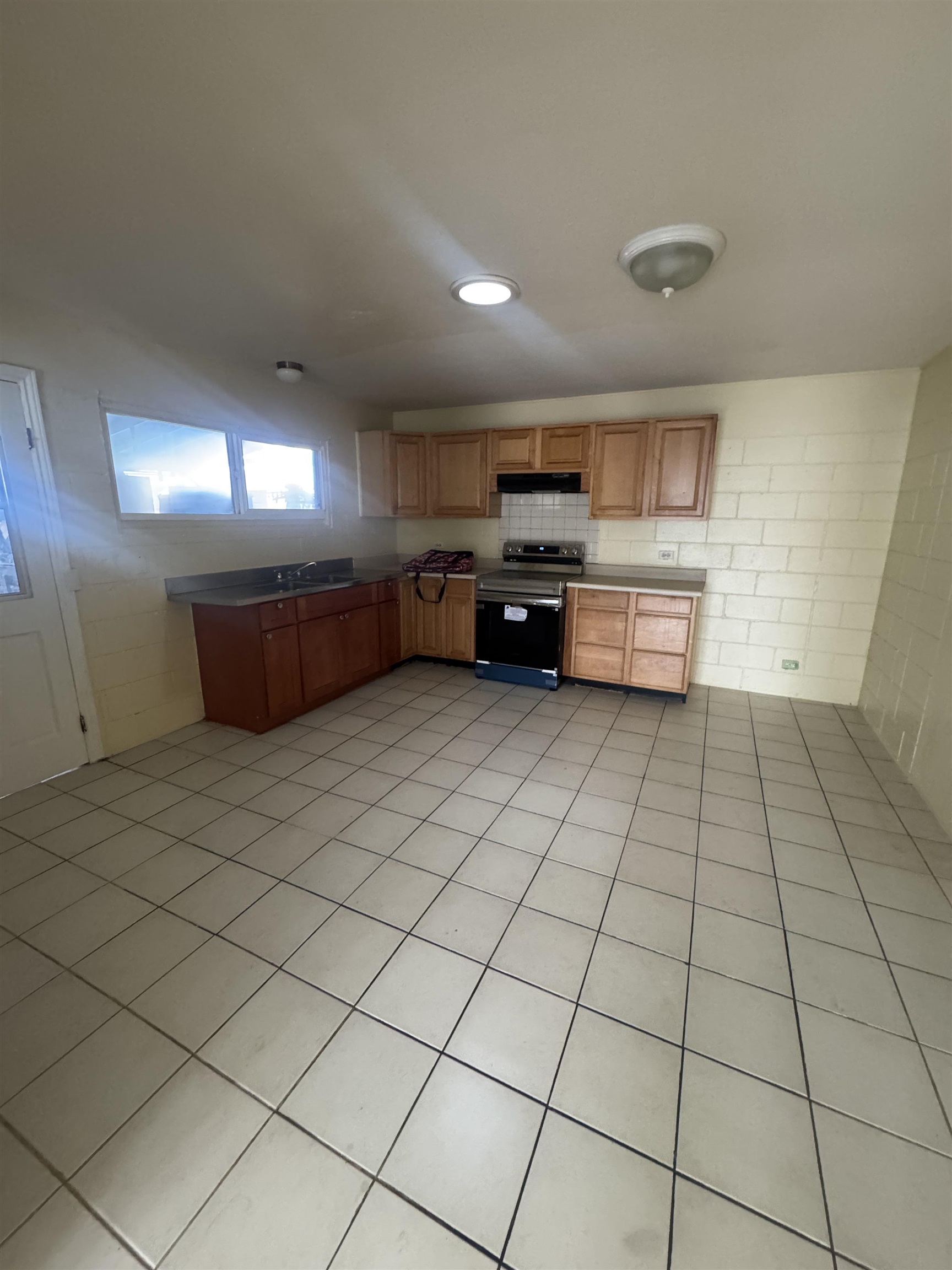 525 Kaulana St Property Photo 3