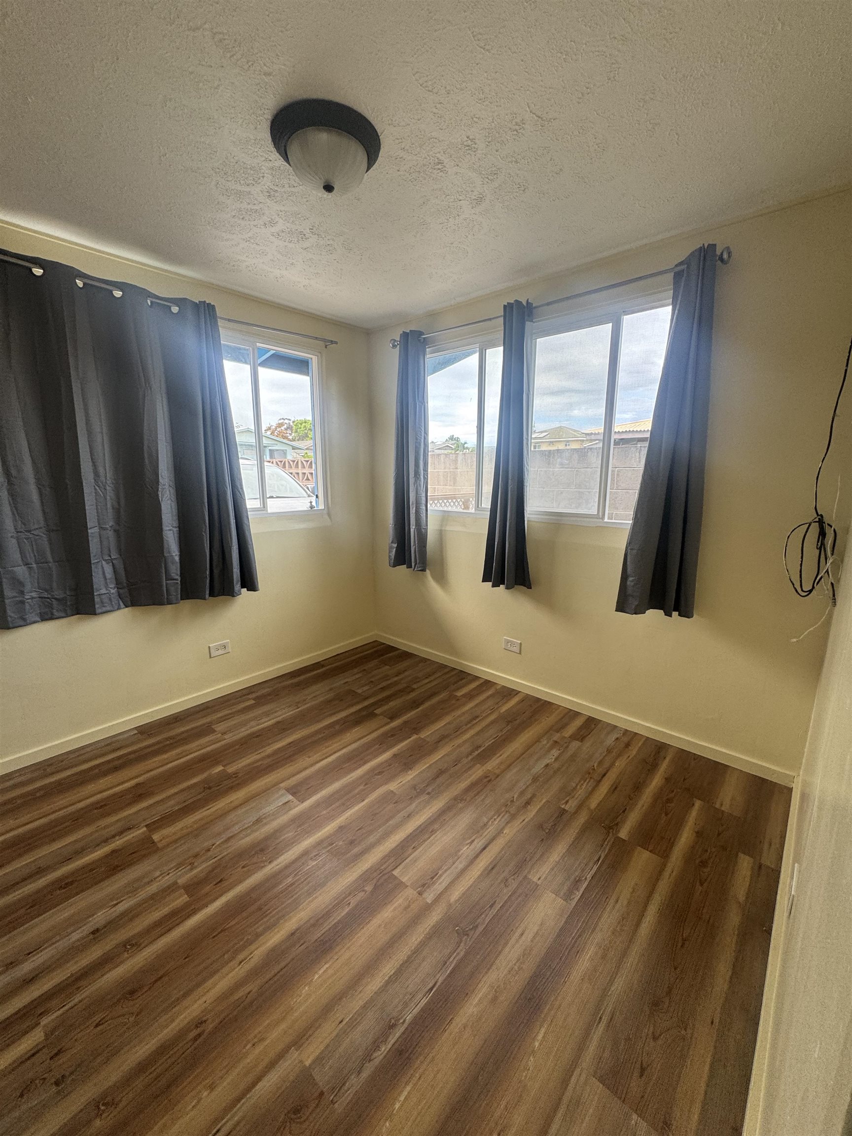 525 Kaulana St Property Photo 6