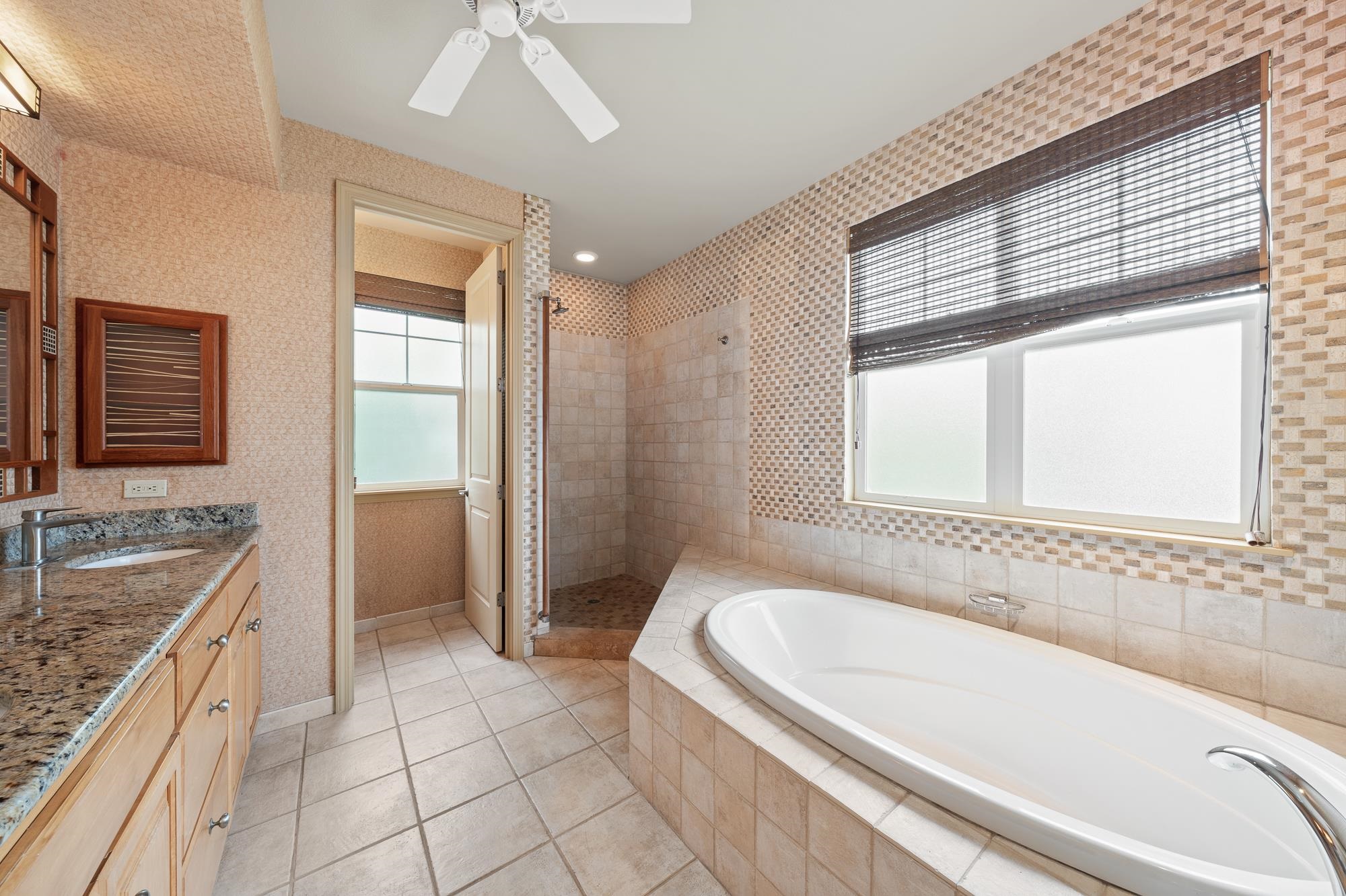 18 Hoohale St Property Photo 25