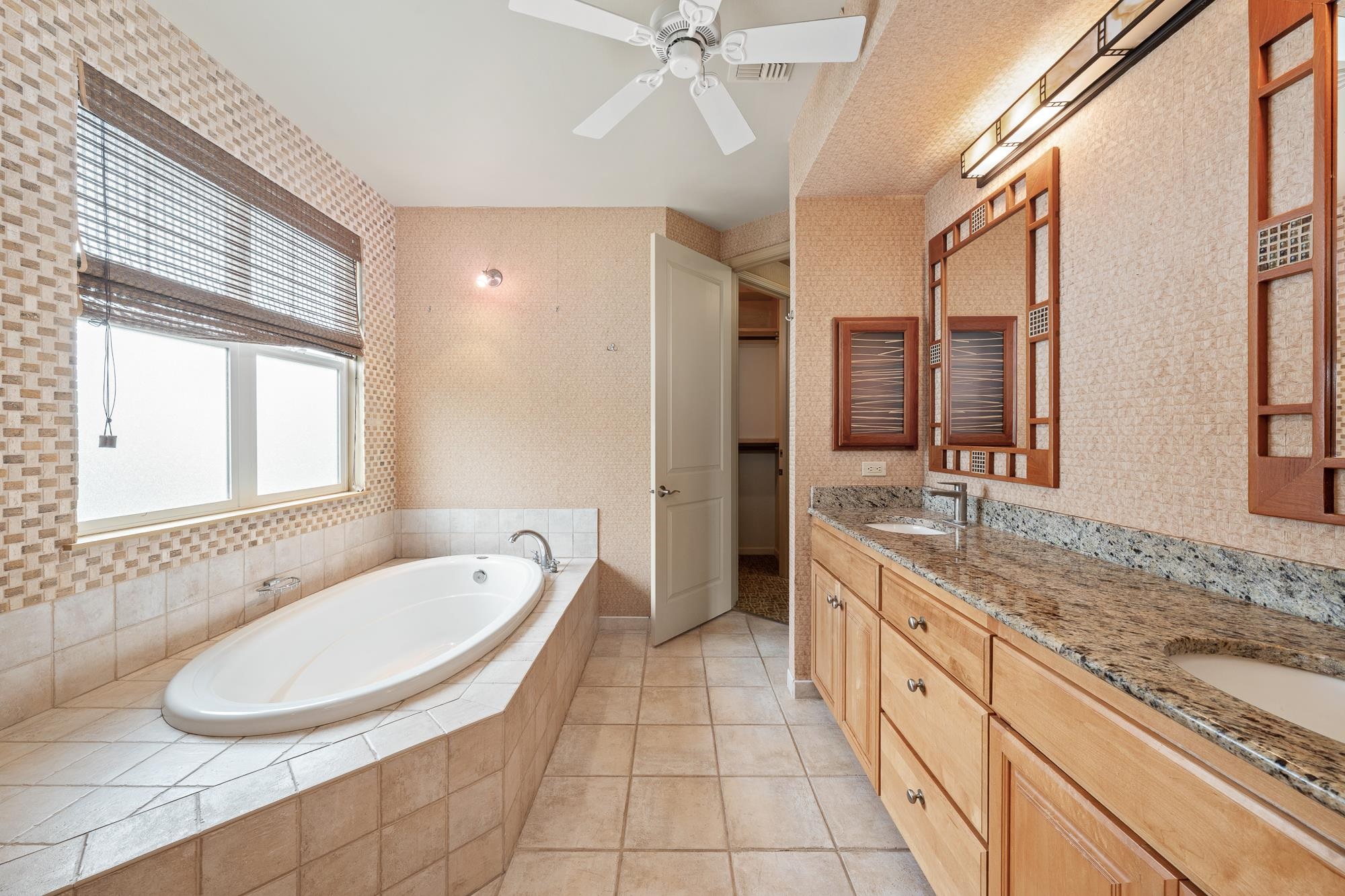 18 Hoohale St Property Photo 27