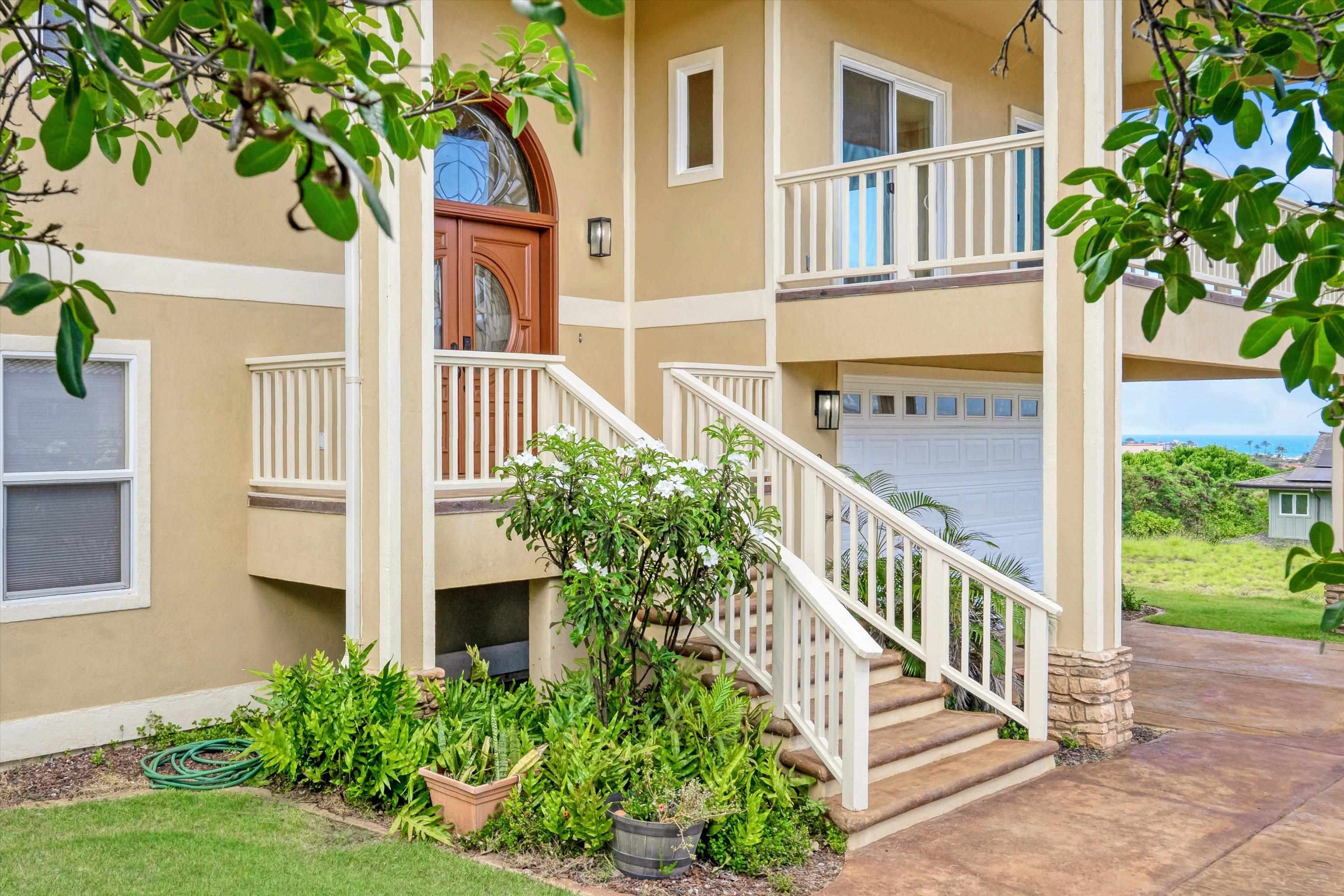 32 W Kapueone Pl Property Photo 3
