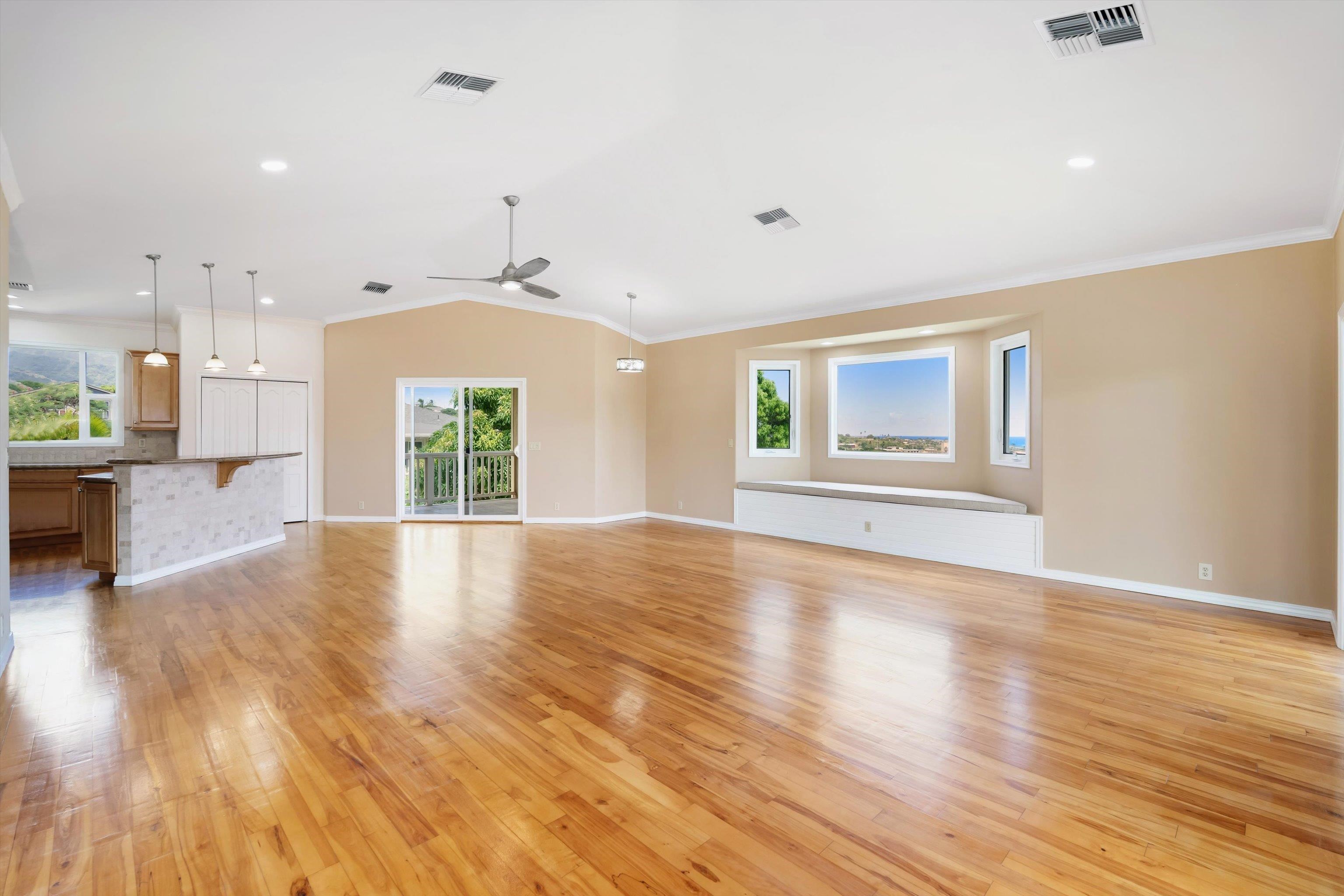 32 W Kapueone Pl Property Photo 4