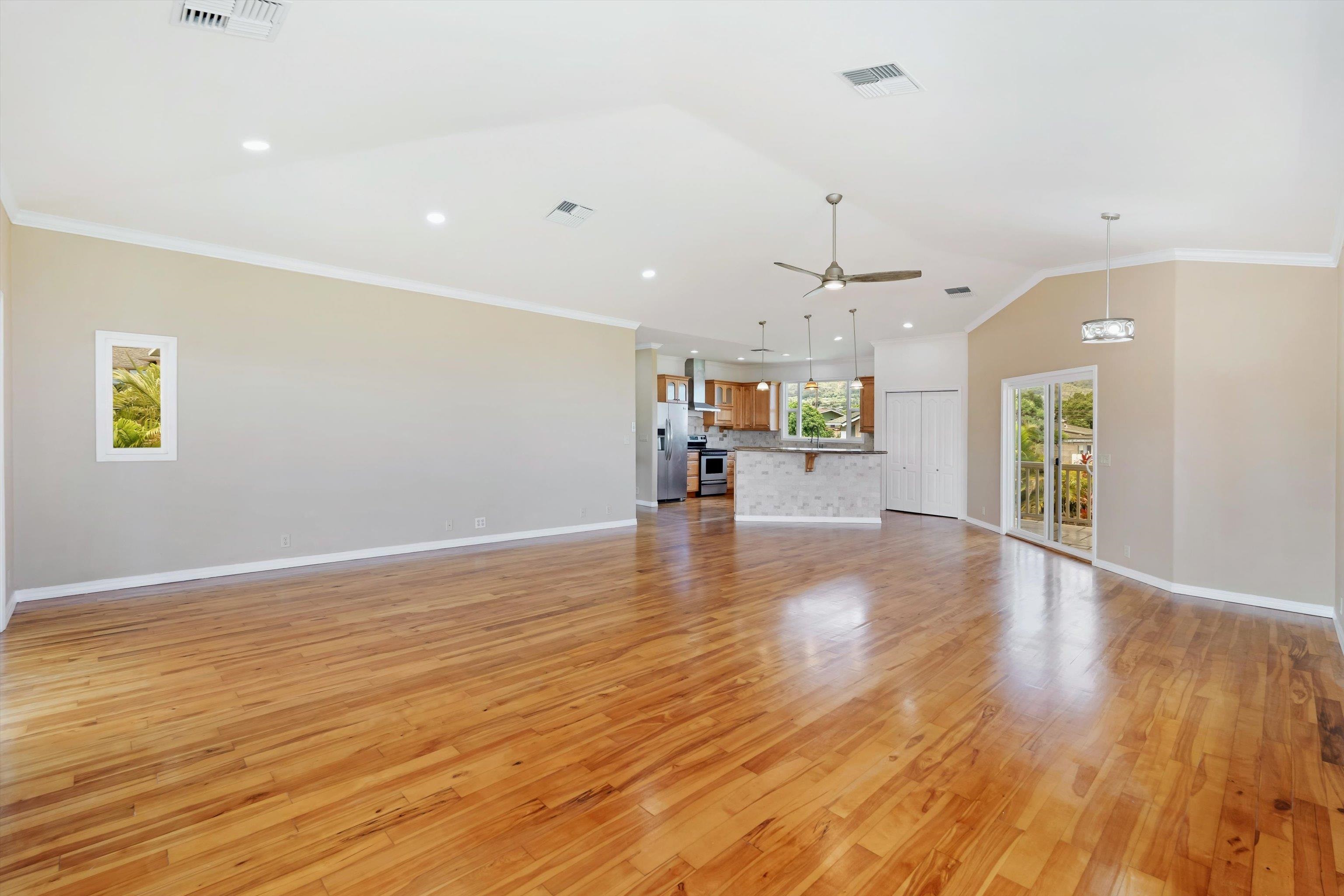 32 W Kapueone Pl Property Photo 8