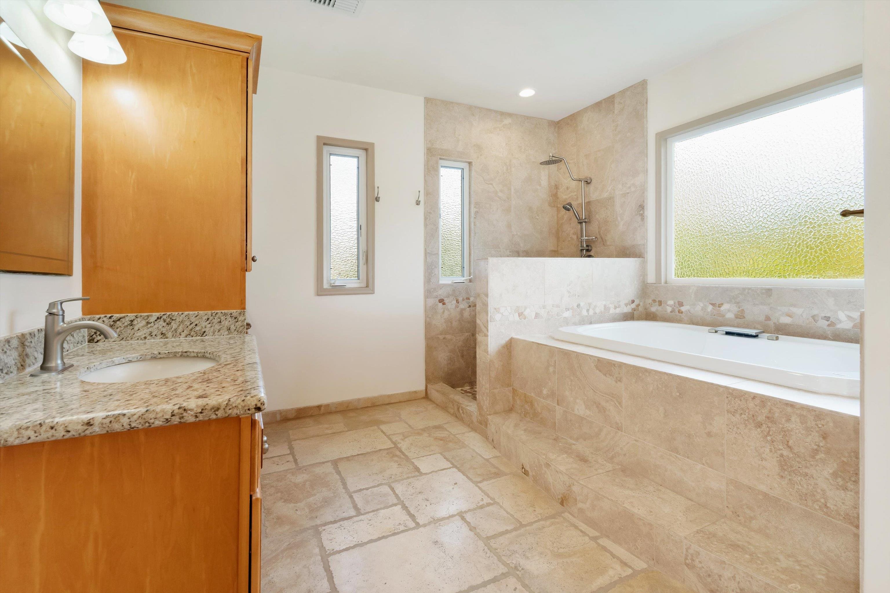 32 W Kapueone Pl Property Photo 26