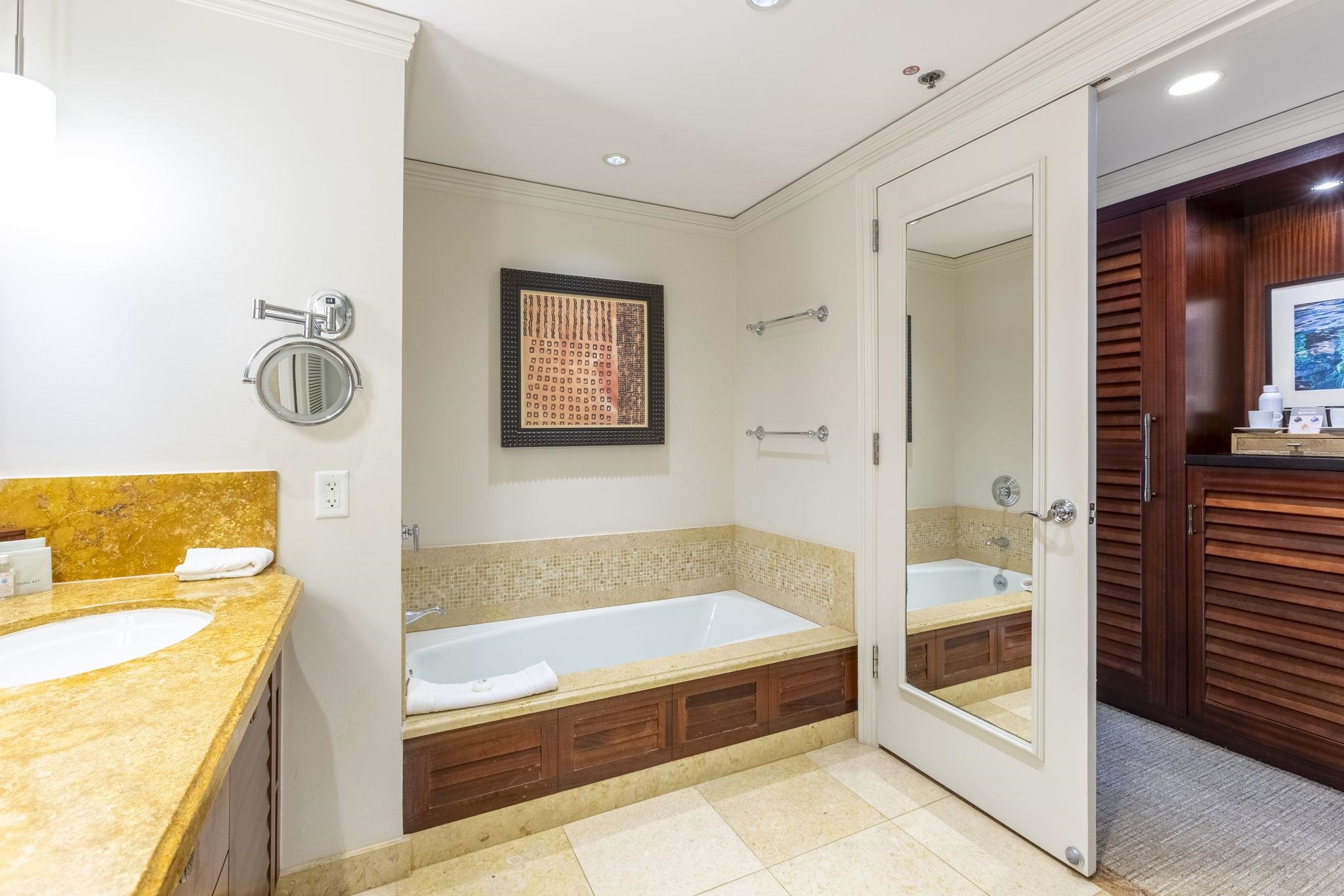 1 Ritz Carlton Dr Property Photo 29