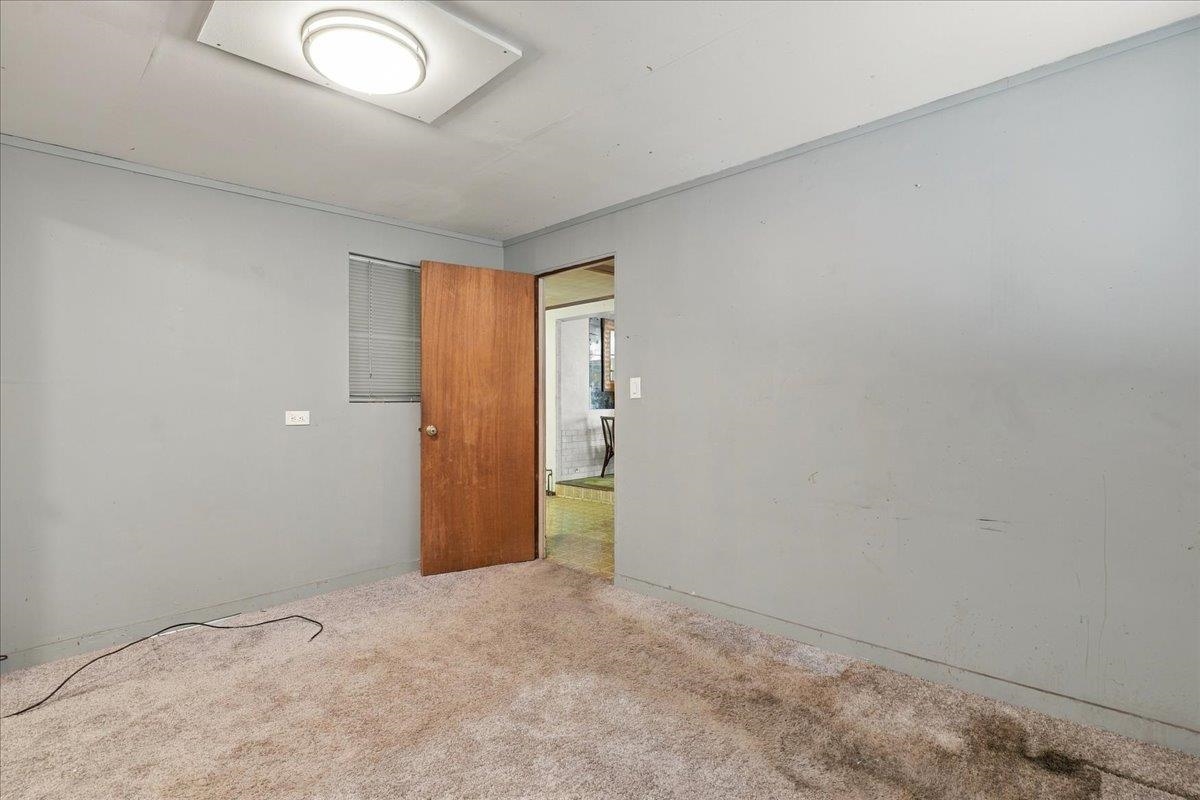 461 Lono Ave Property Photo 8