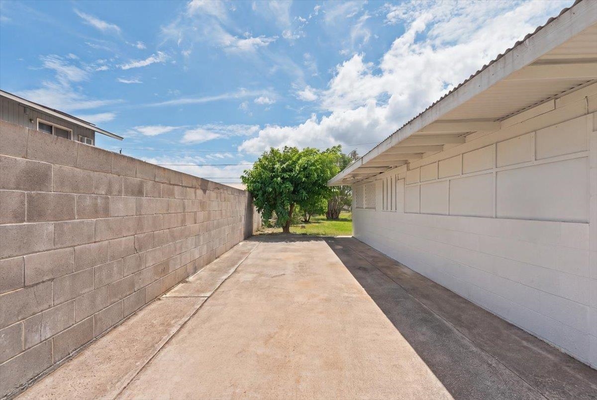 461 Lono Ave Property Photo 17
