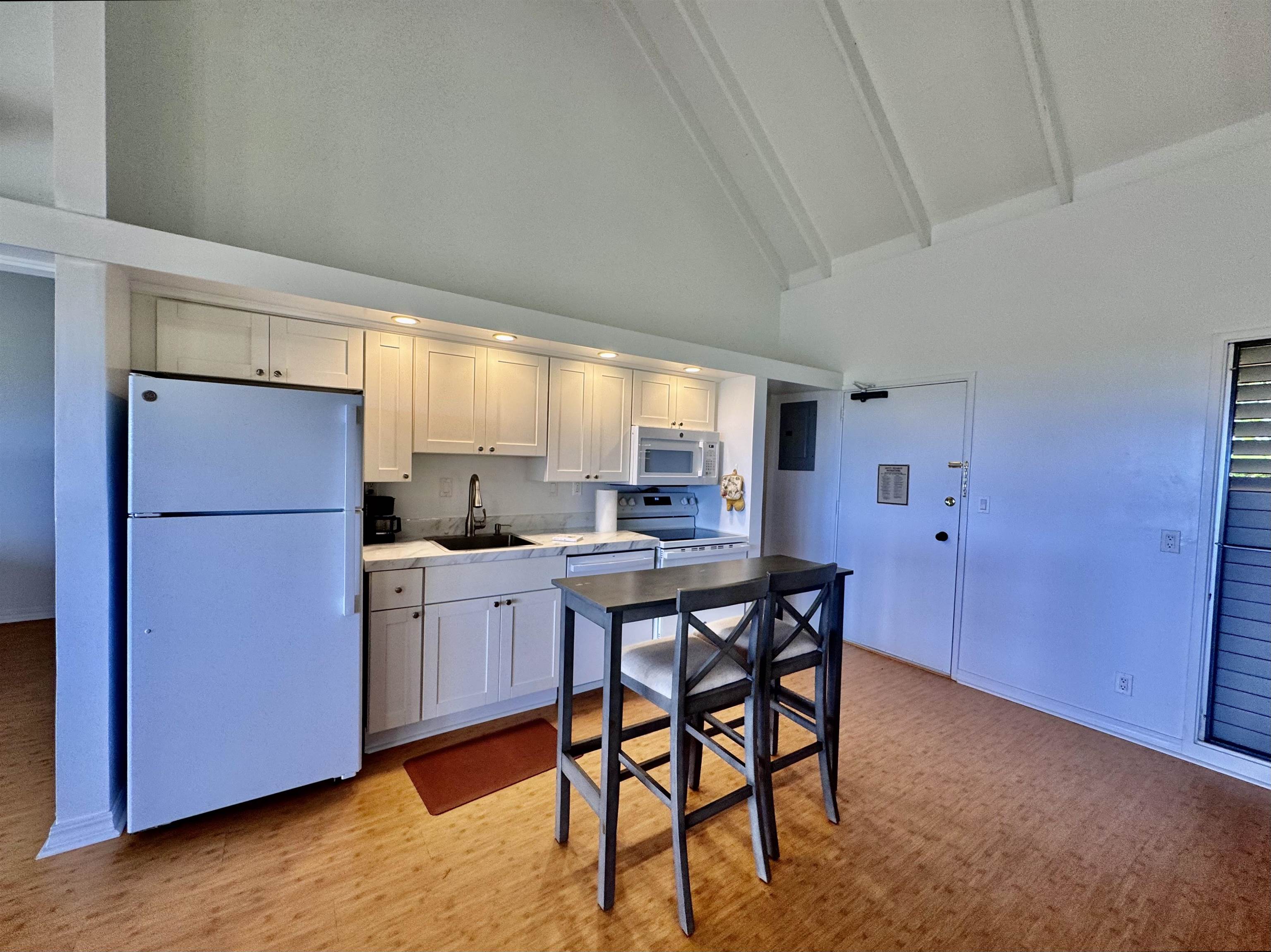 255 Kepuhi Pl Property Photo 8