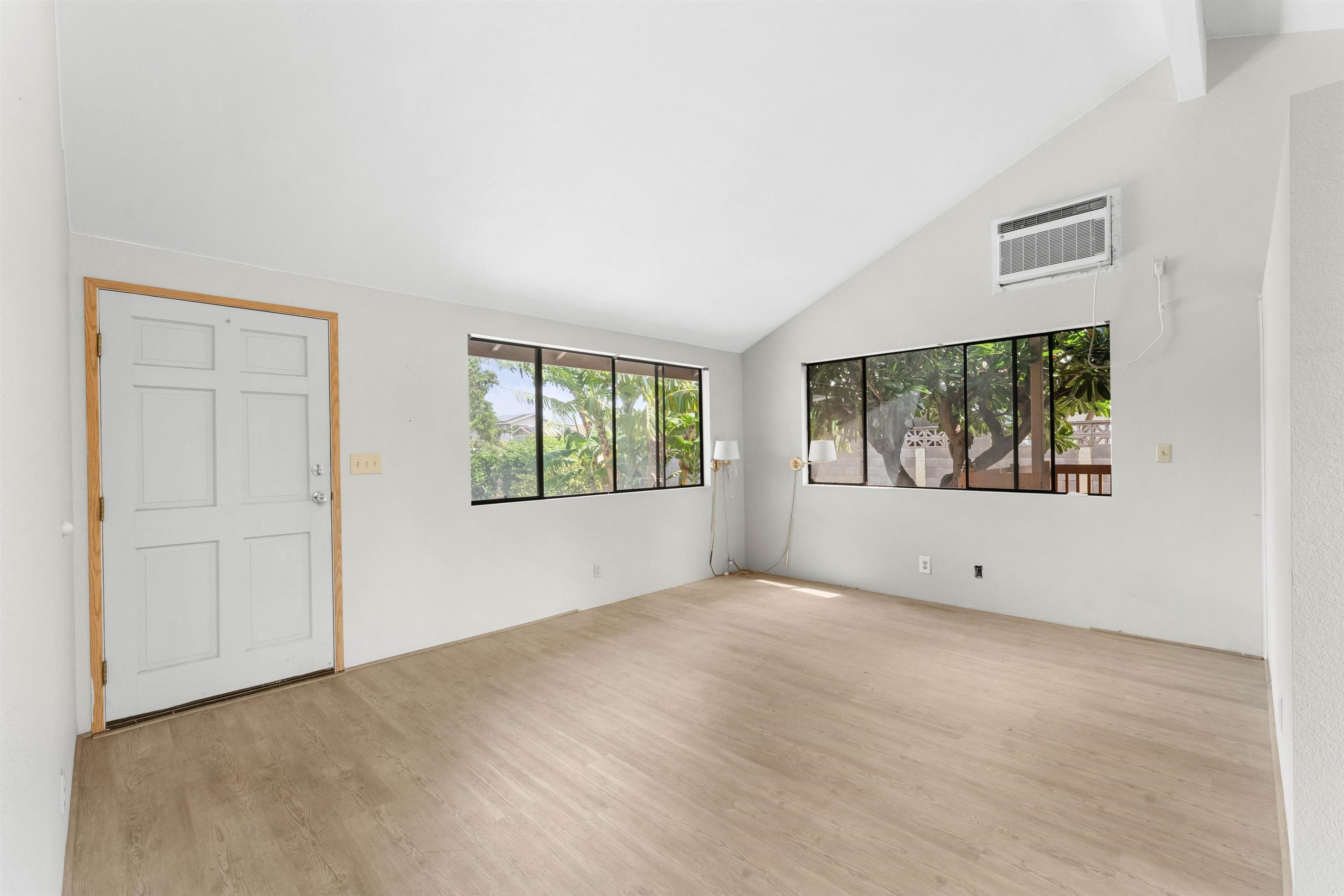 468 Kaiwahine St Property Photo 4