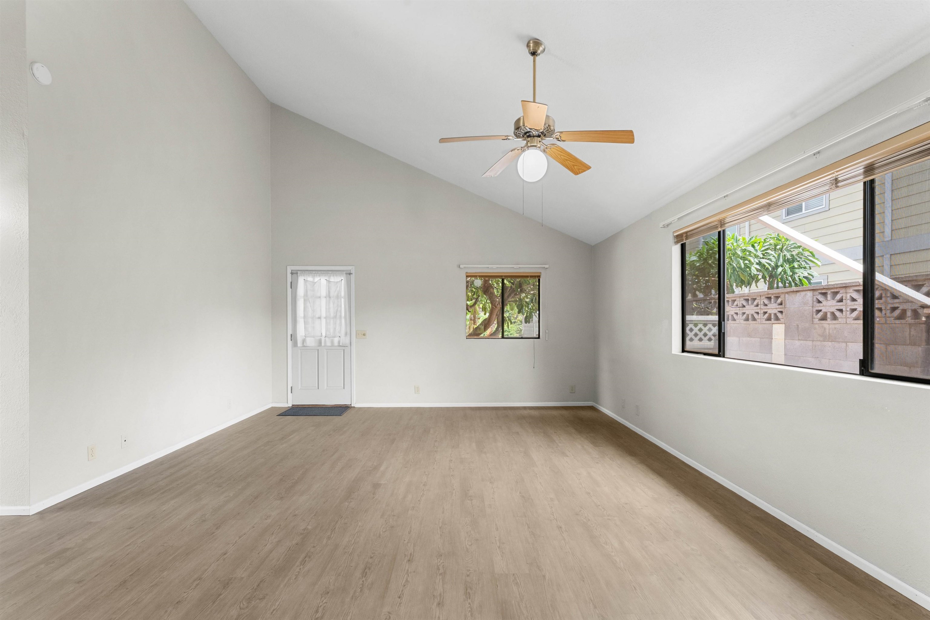 468 Kaiwahine St Property Photo 12