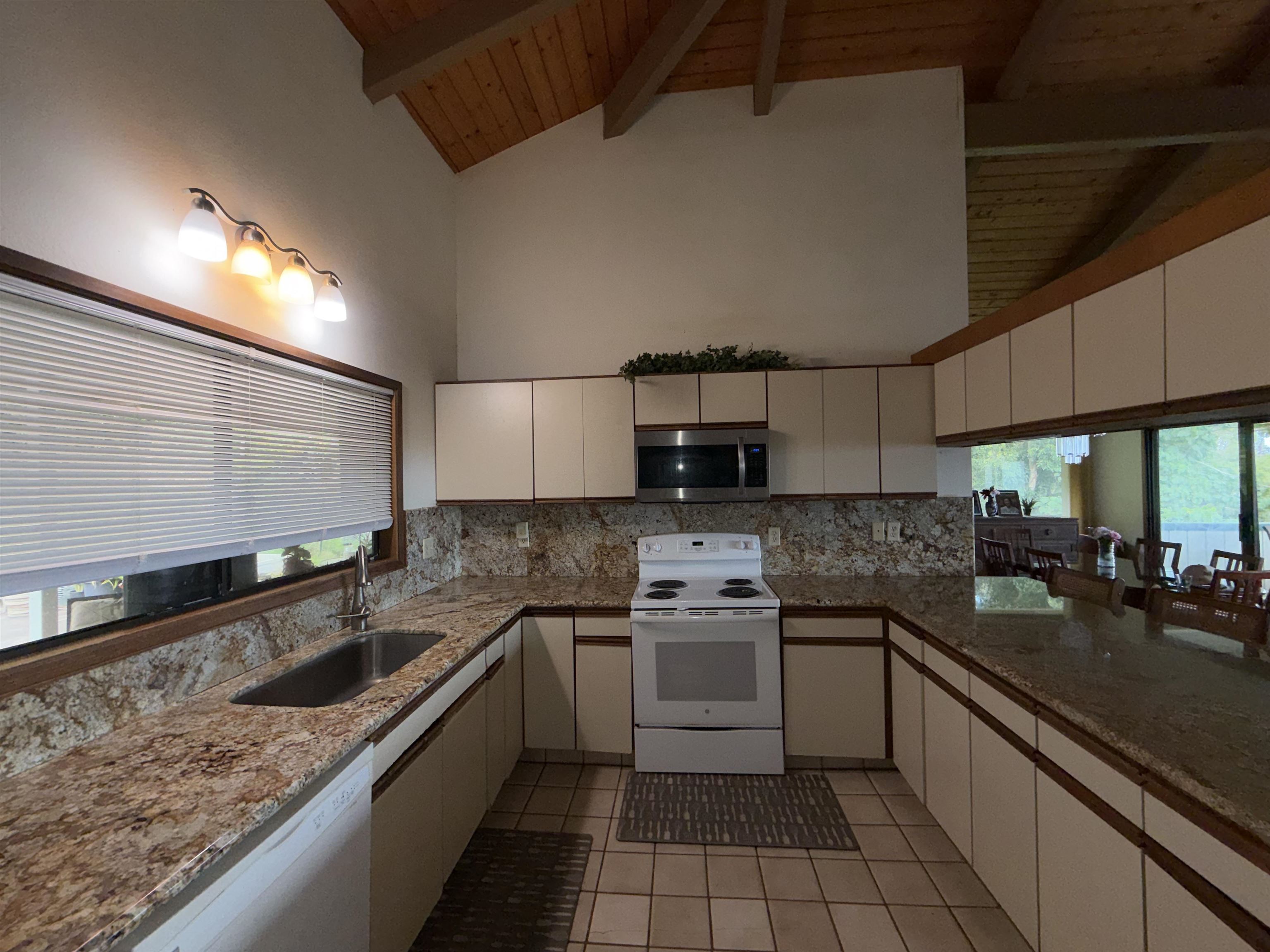 526 Iiwi Way Property Photo 15