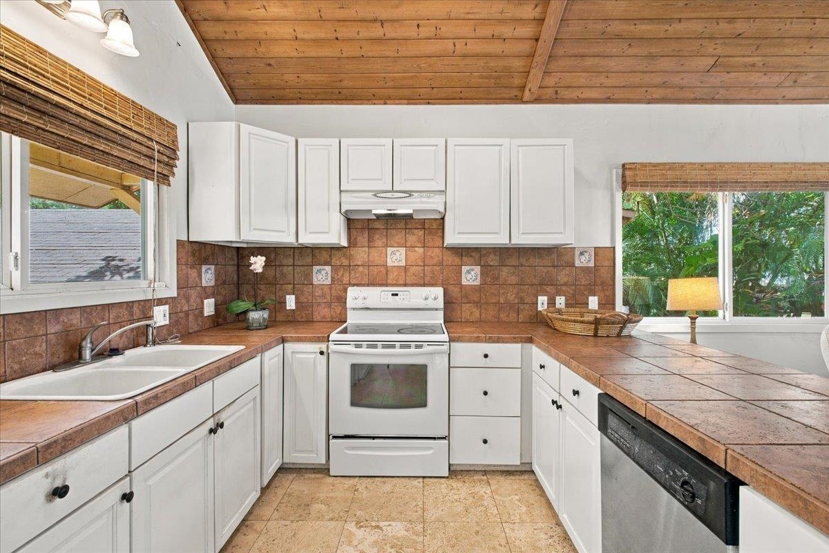 1210 Uluniu Rd Property Photo 16