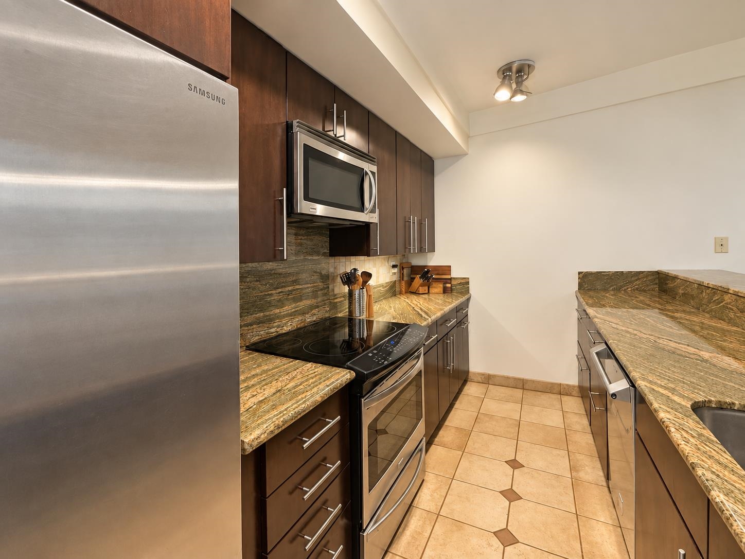 100 Lio Pl Property Photo 7