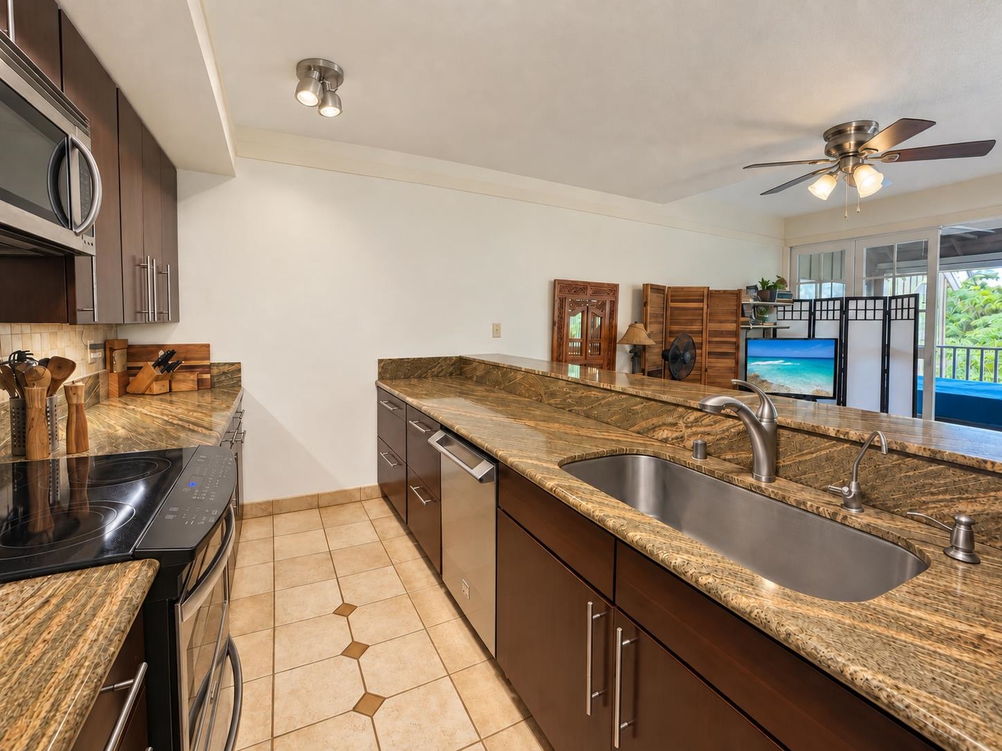 100 Lio Pl Property Photo 8