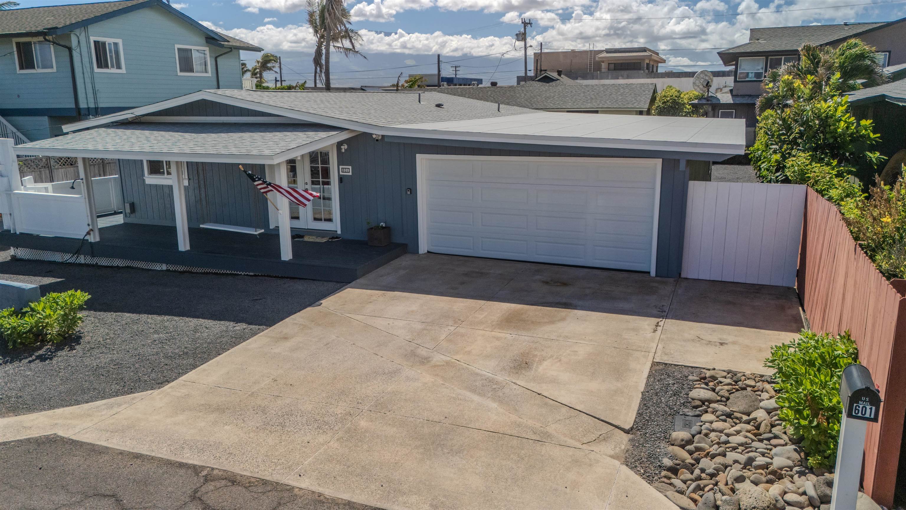 601 Linekona Pl Property Photo 2