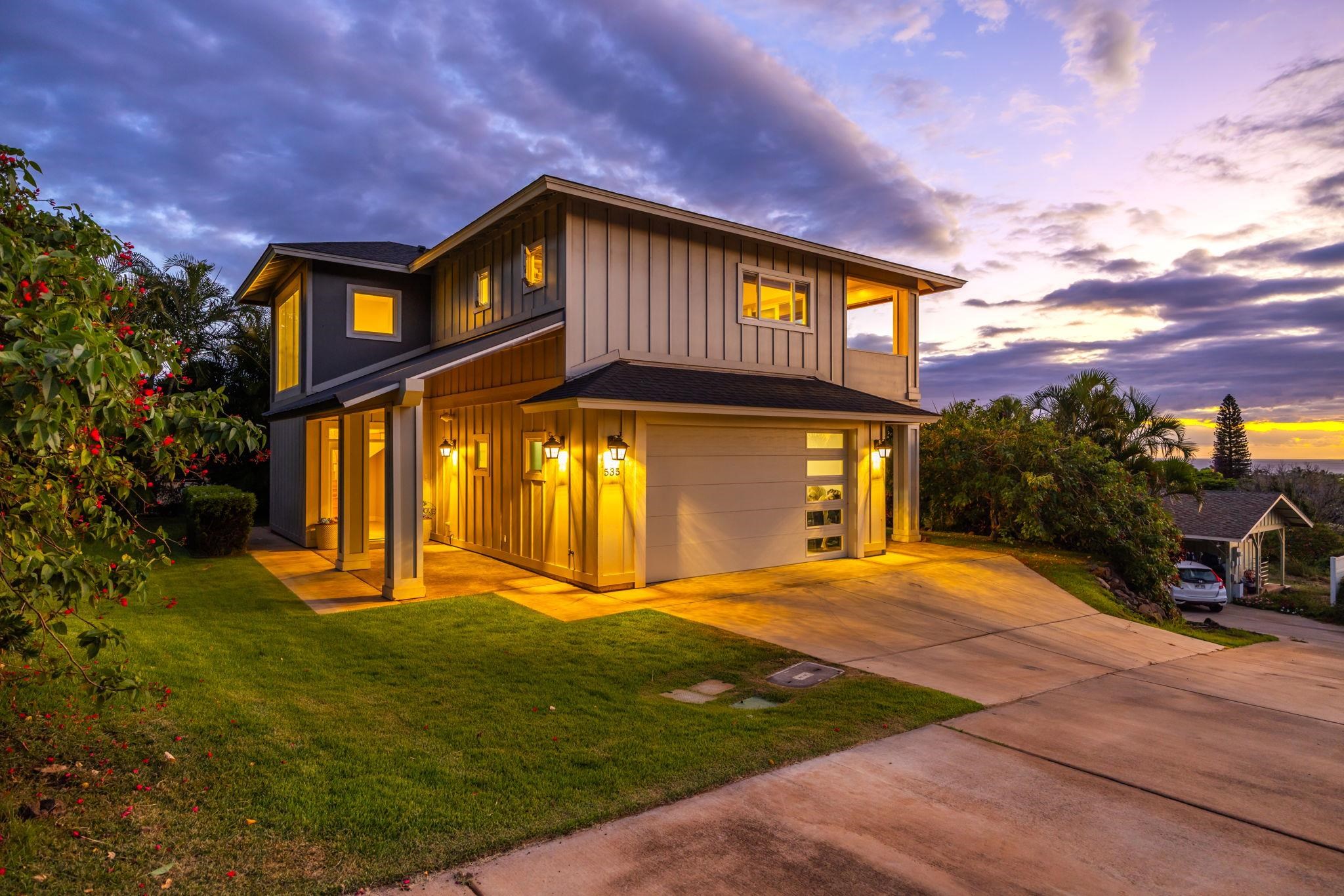 533 Mikioi Pl Property Photo 3