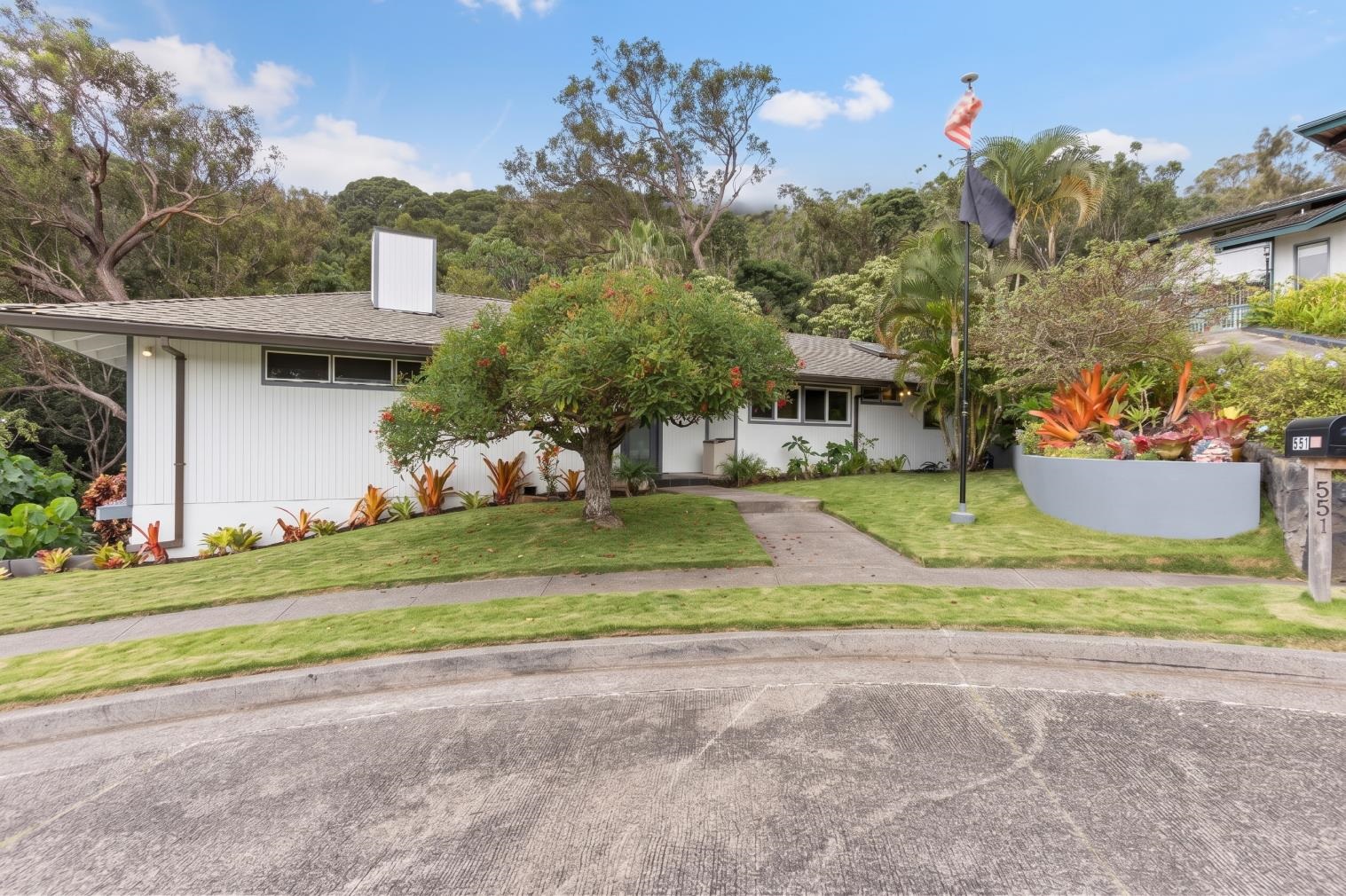 551 Polulani Dr Property Photo 3