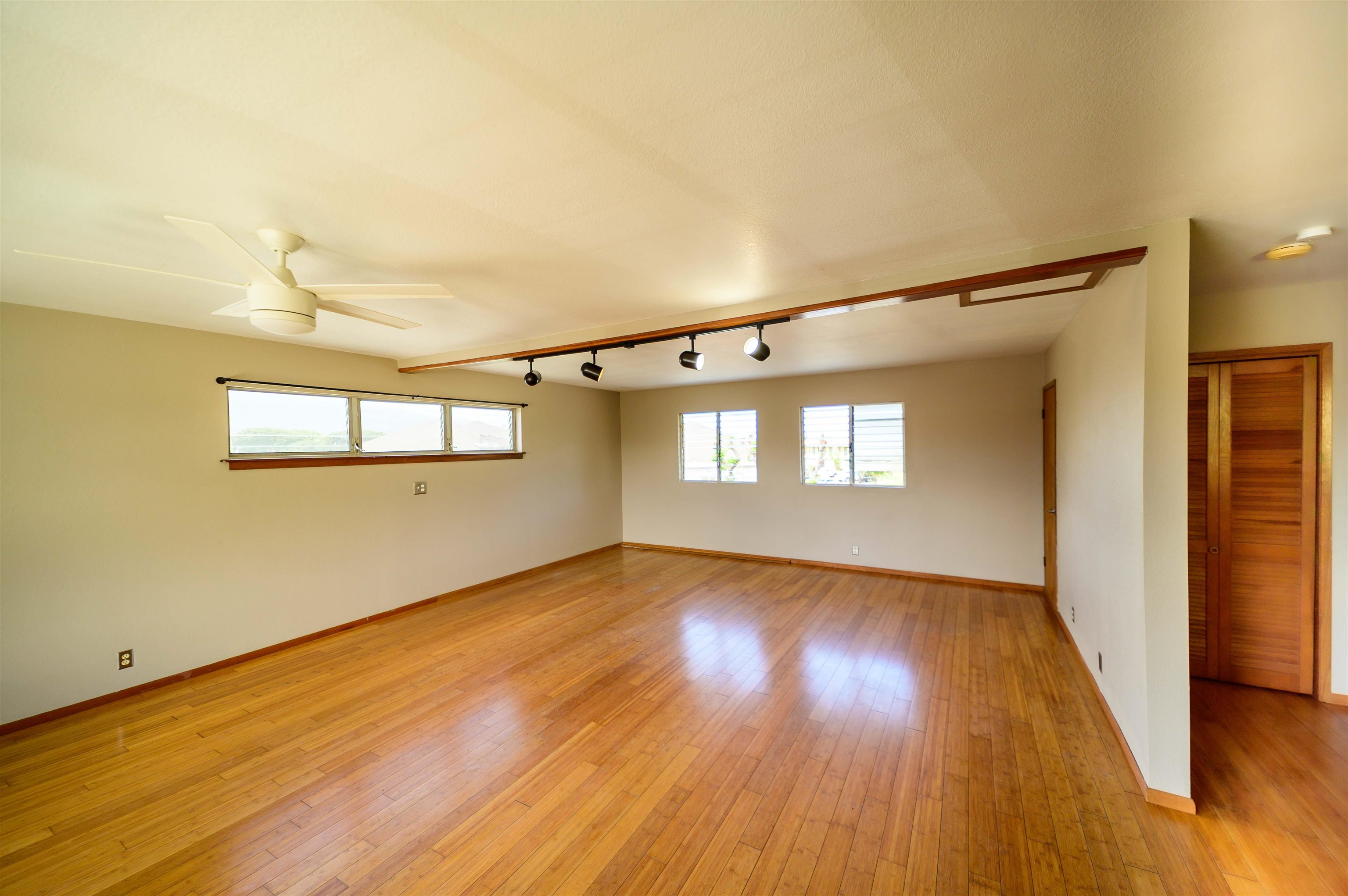 148 Hoomoku St Property Photo 7