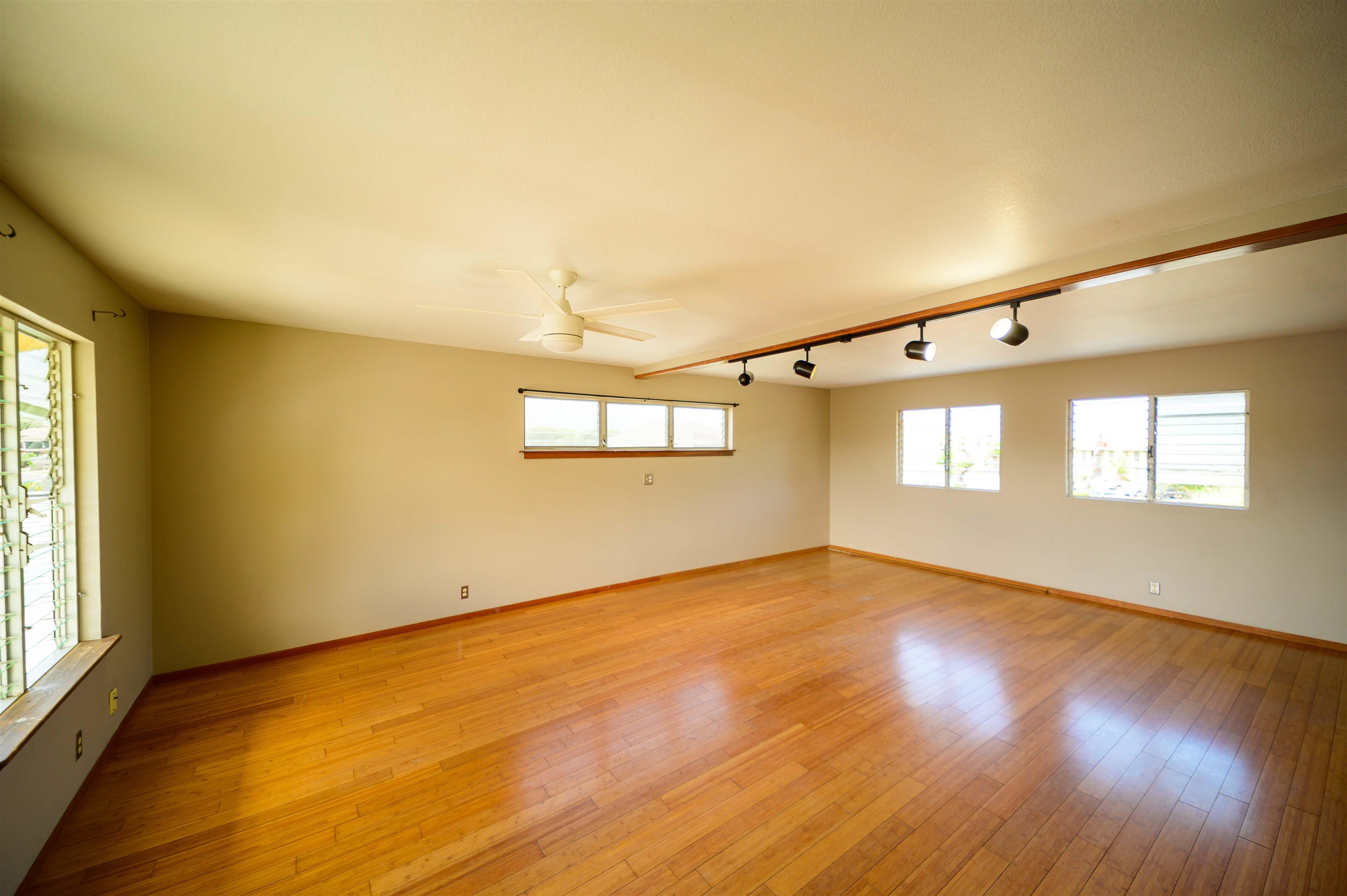 148 Hoomoku St Property Photo 11