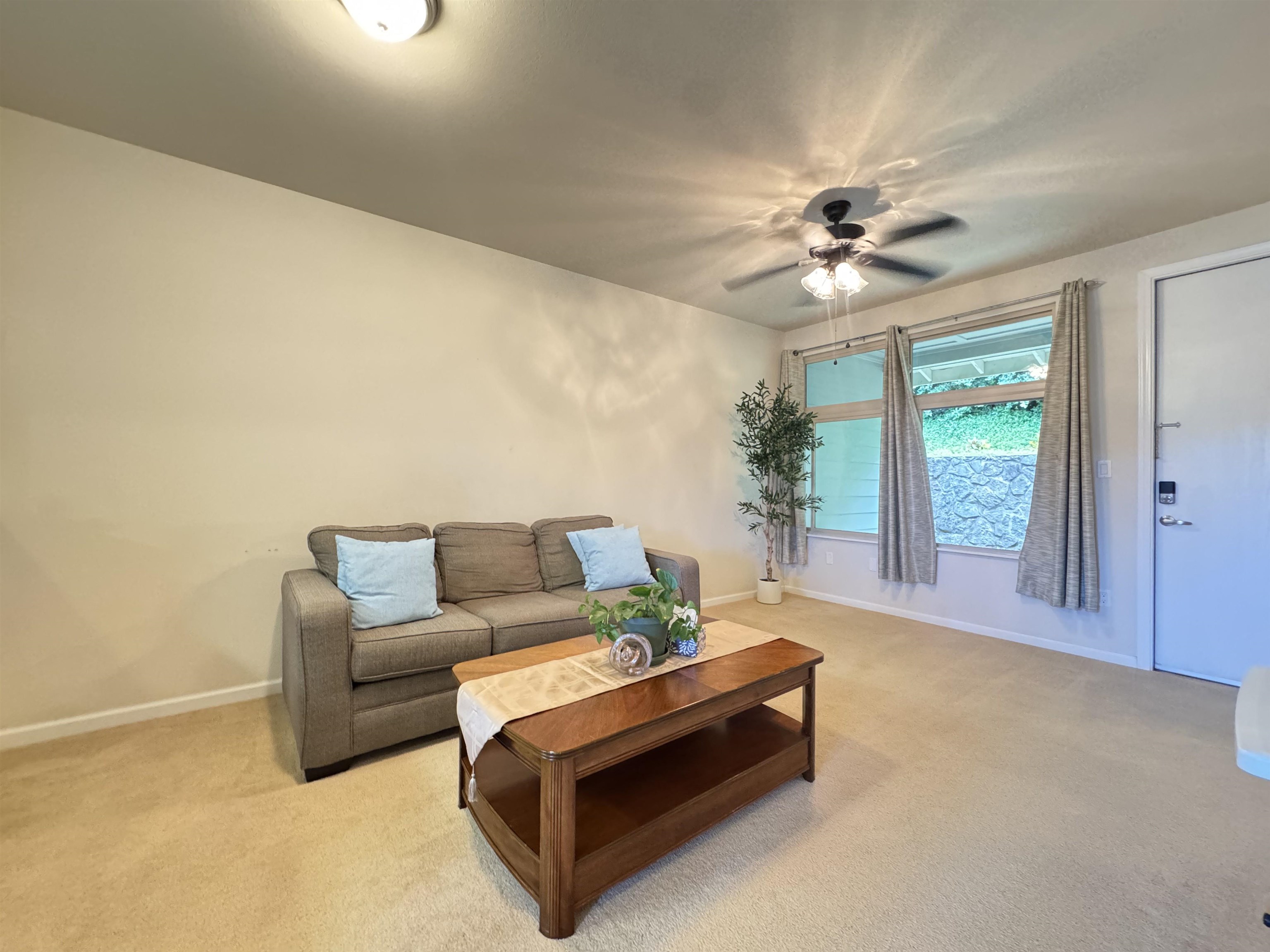 135 Hoowaiwai Loop Property Photo 1
