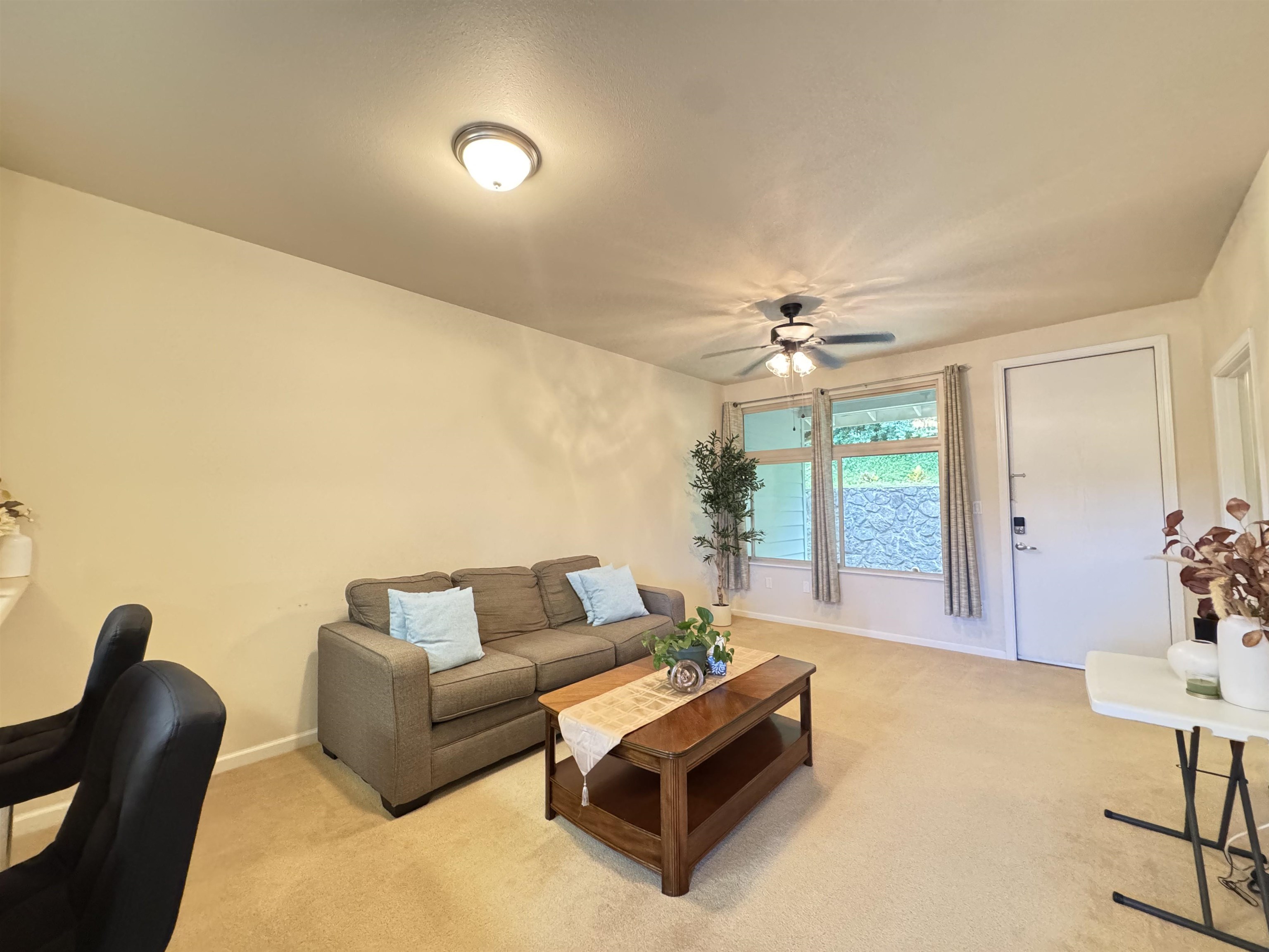 135 Hoowaiwai Loop Property Photo 2