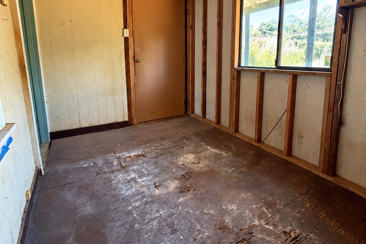 1717 Okana St Property Photo 6