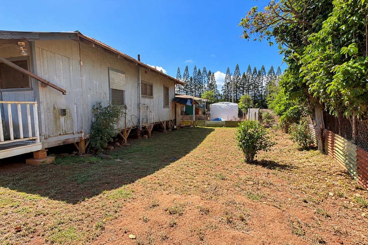 1717 Okana St Property Photo 13