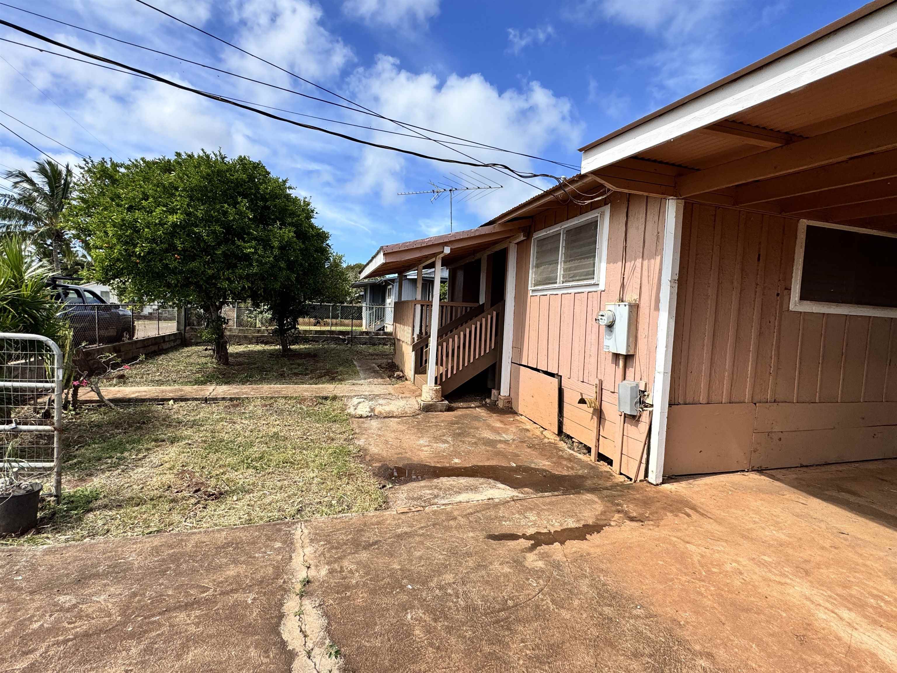 1810 Epane St Property Photo 2