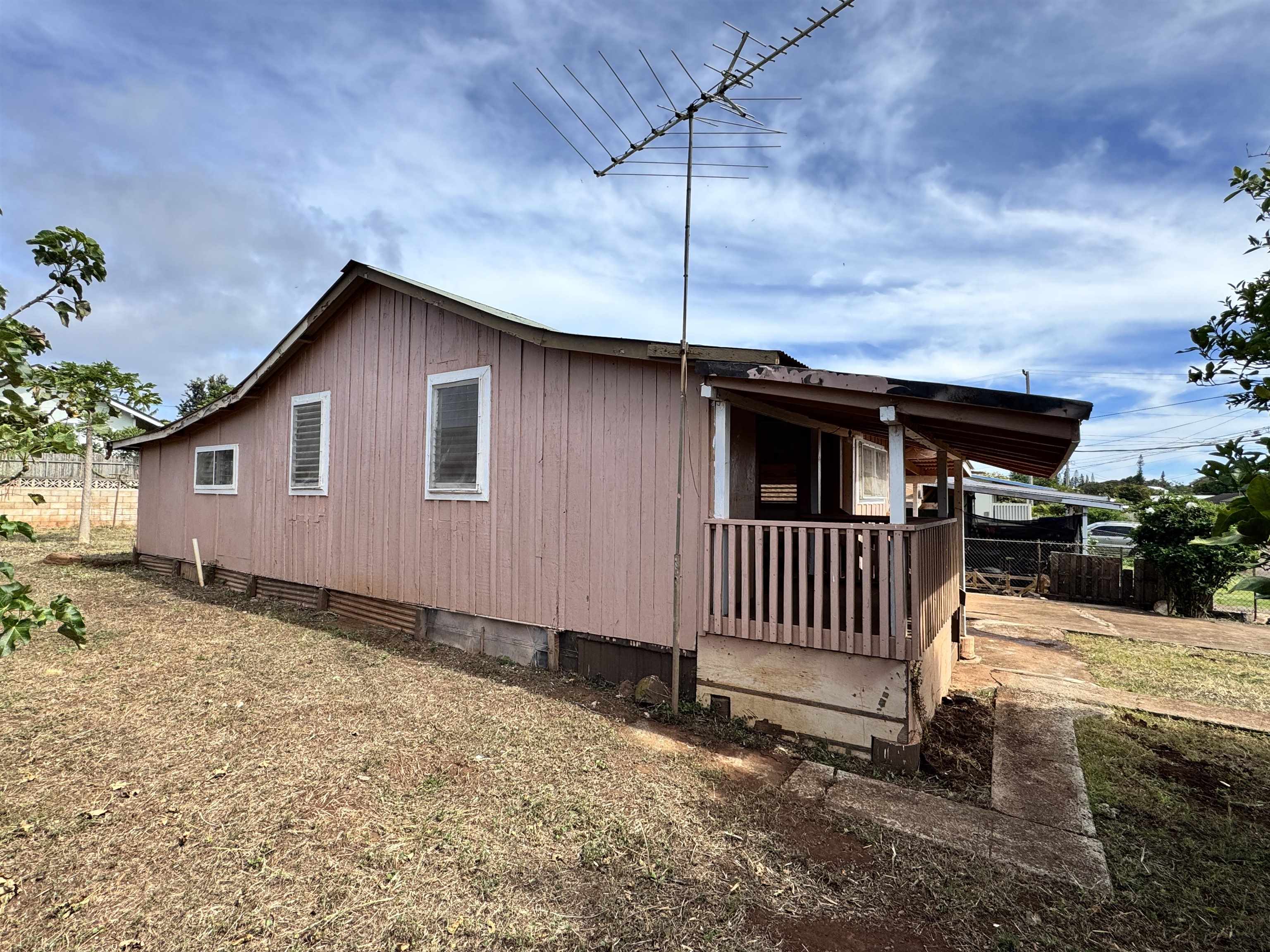 1810 Epane St Property Photo 3