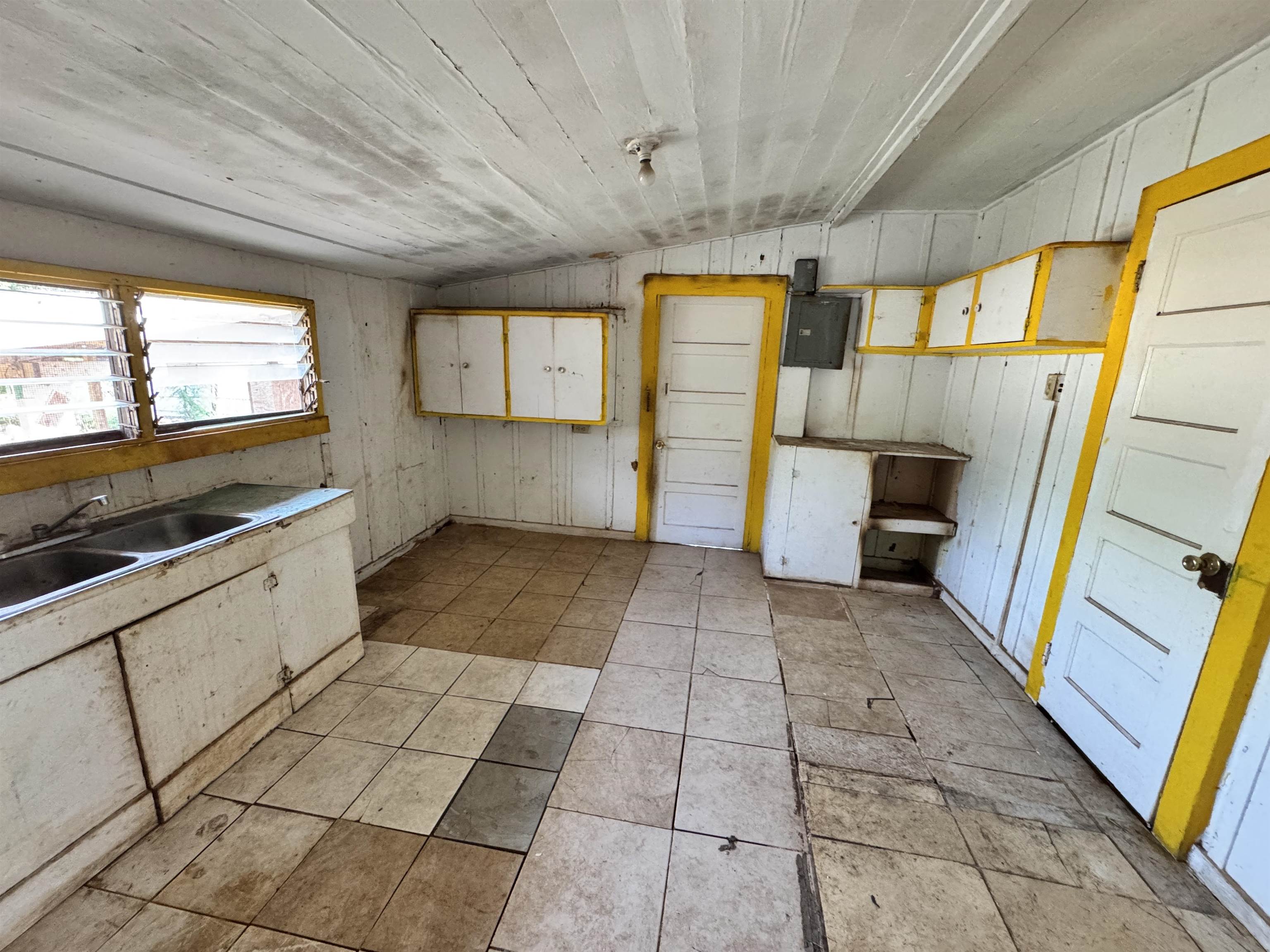1810 Epane St Property Photo 10
