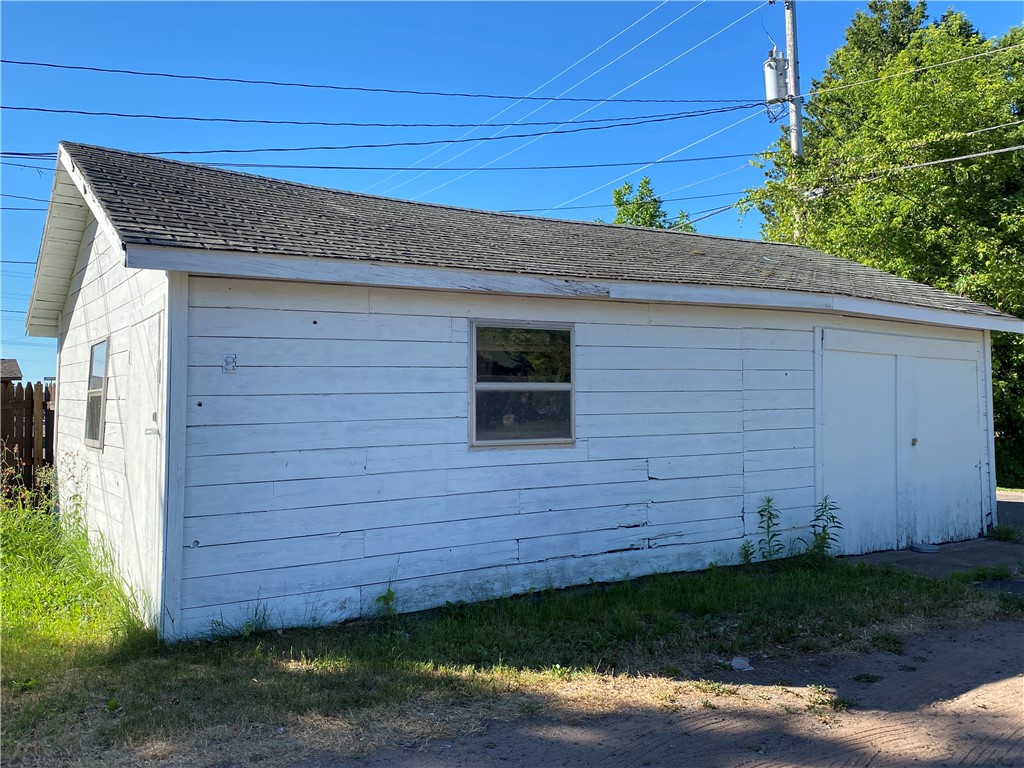 10531 Dakota Avenue Property Photo 4