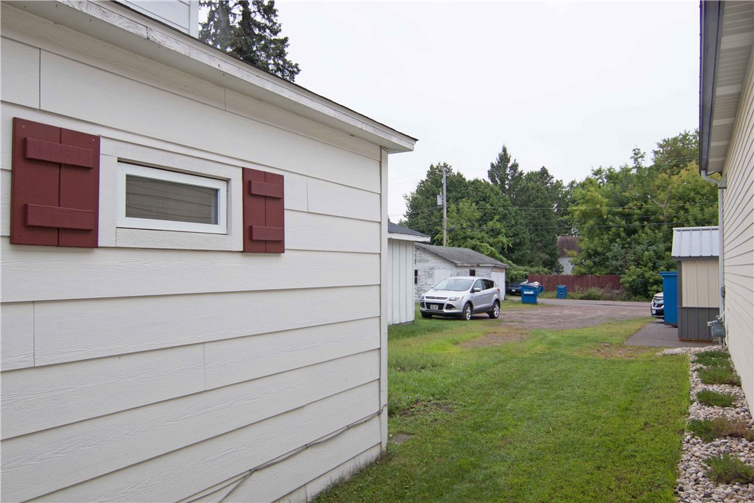 10531 Dakota Avenue Property Photo 8