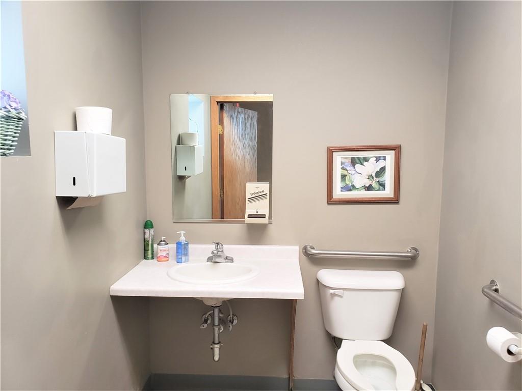 212 S Main Street Property Photo 4