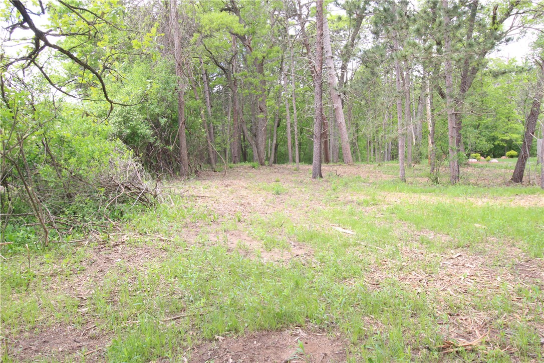 3917 North Shore Drive Property Photo 2