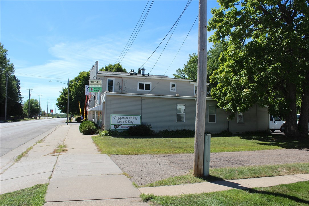 704 E Grand Avenue Property Photo 6
