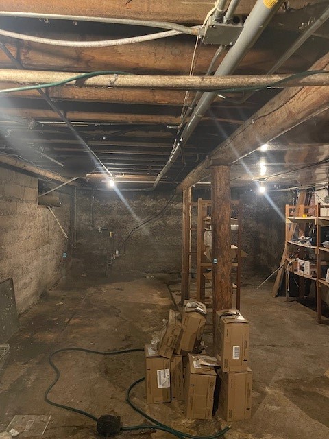 704 E Grand Avenue Property Photo 34