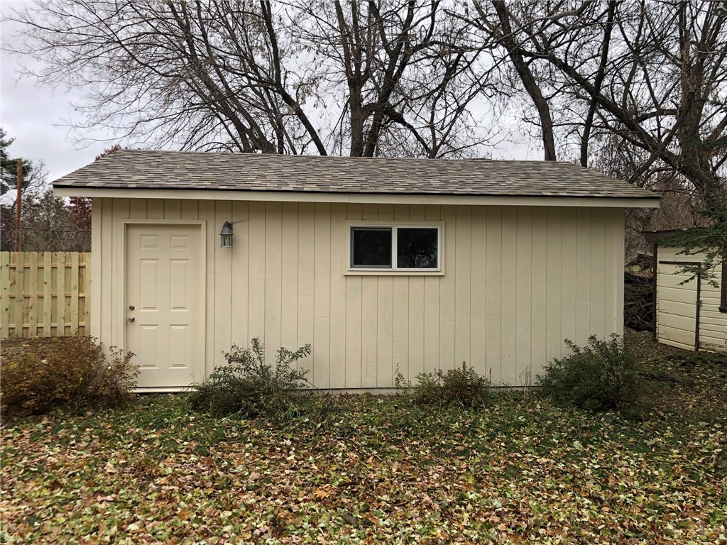 219 E Burnett Avenue Property Photo 32