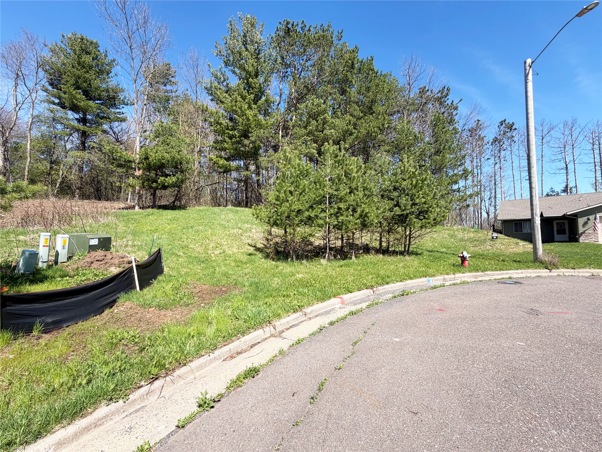 950 Emerald Court Property Photo 4