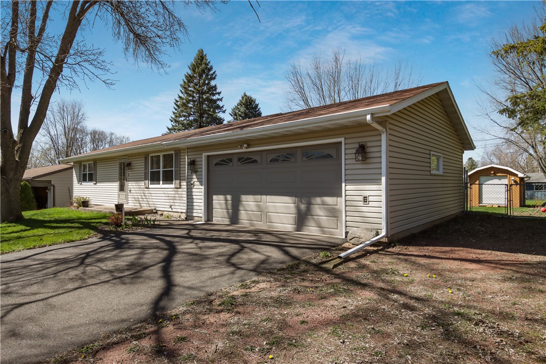 2110 James Avenue Property Photo 1
