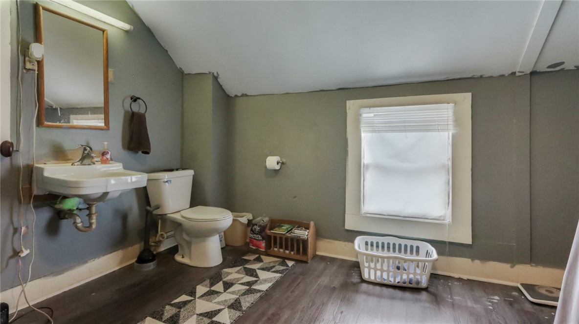 619 Broadway Street S Property Photo 24