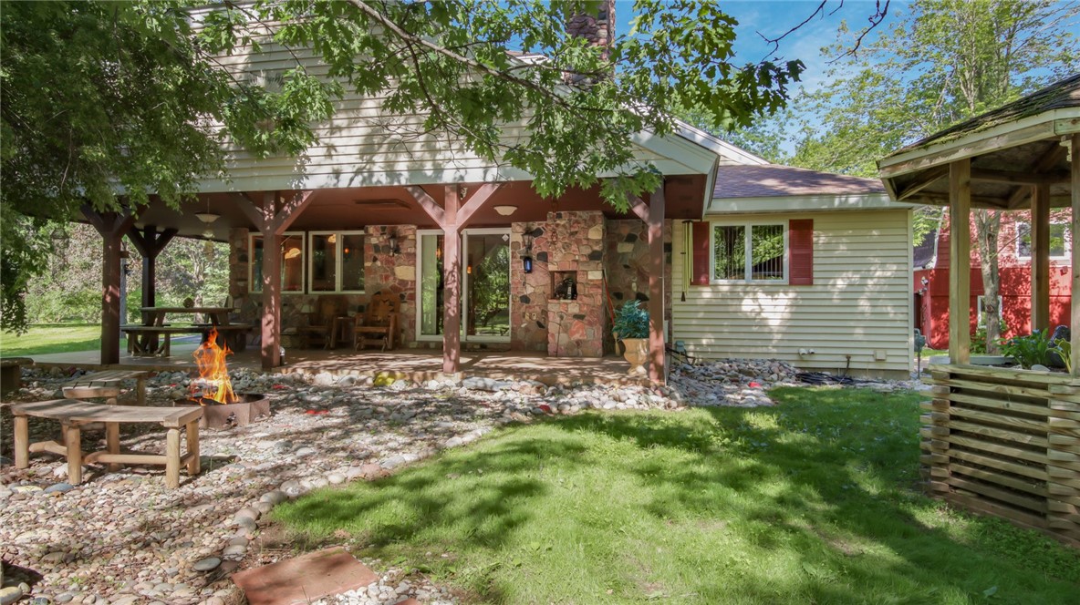 8821 W Bell Road Property Photo 4