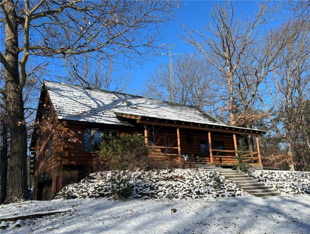 W 8699 Pond View Drive Drive Property Photo